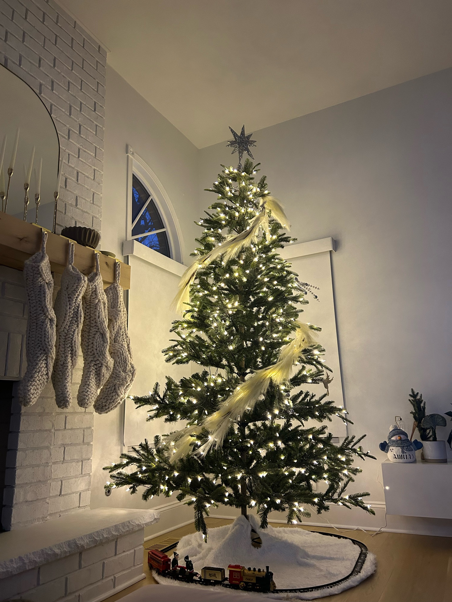 Christmas decor holiday 

#LTKhome #LTKSeasonal #LTKHoliday