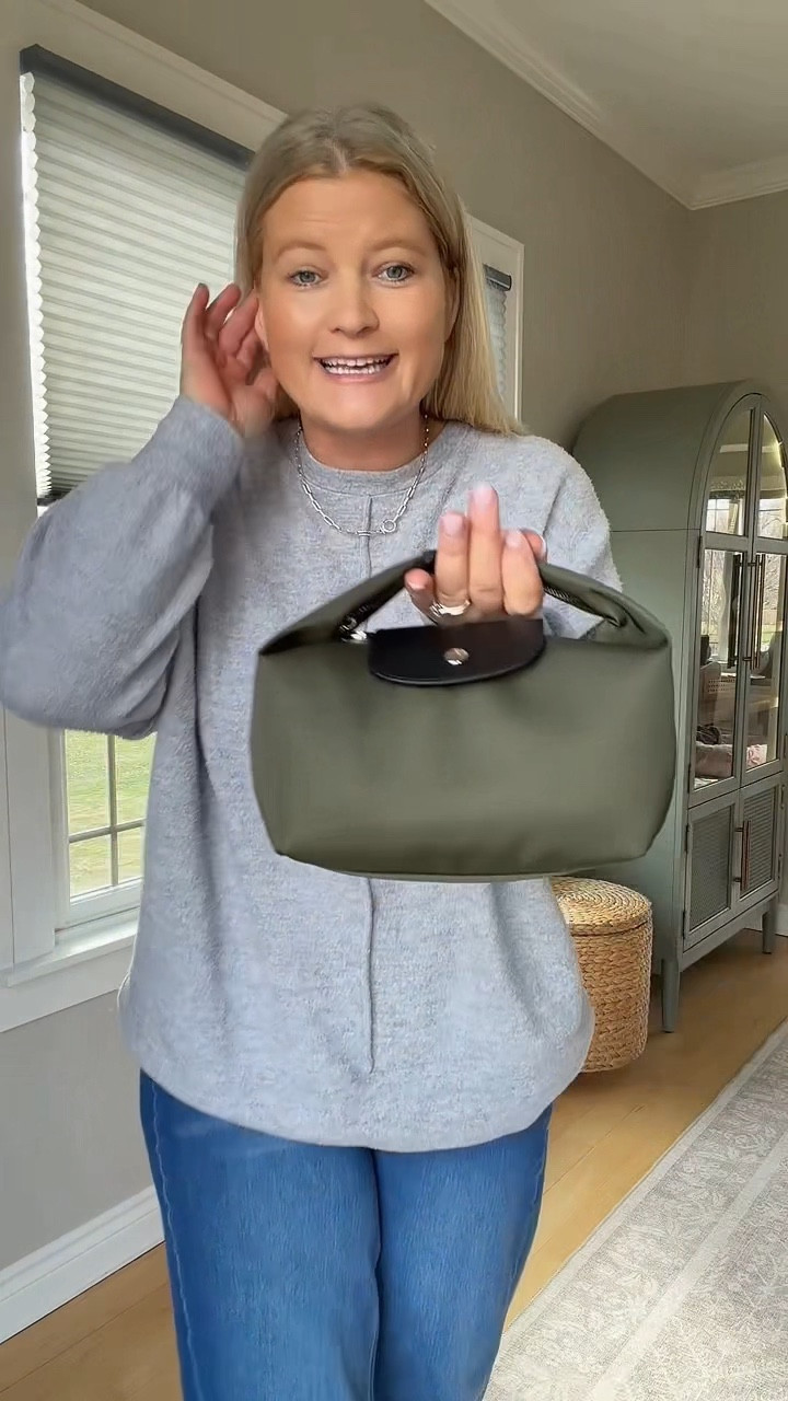 3 bags in 1, genius and perfect for travel! #crossbodybag #clutch #shoulderbag #nylonbag #bagtok

#LTKootd #LTKSaleAlert