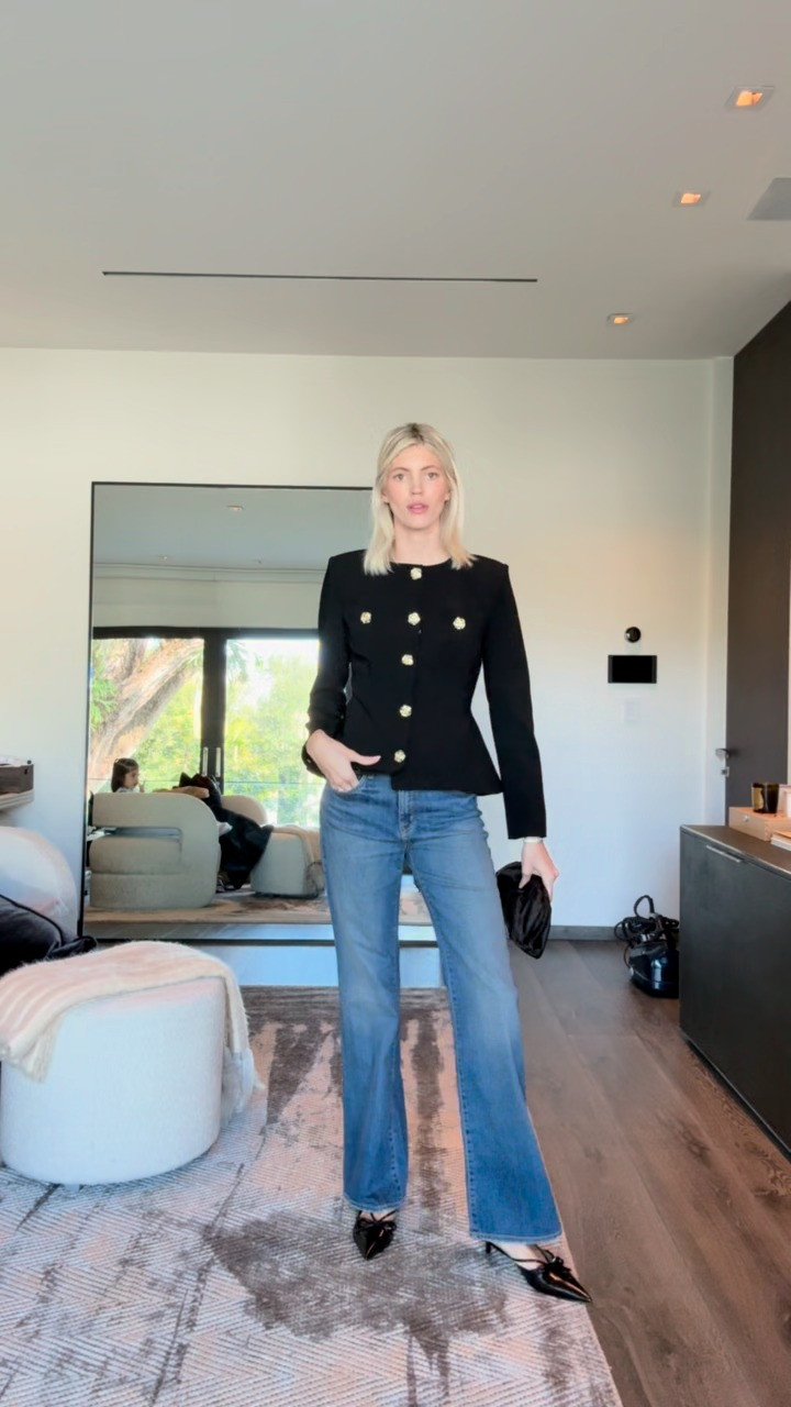 She is so chic! 

 

#LTKWatchNow #LTKStyleTip