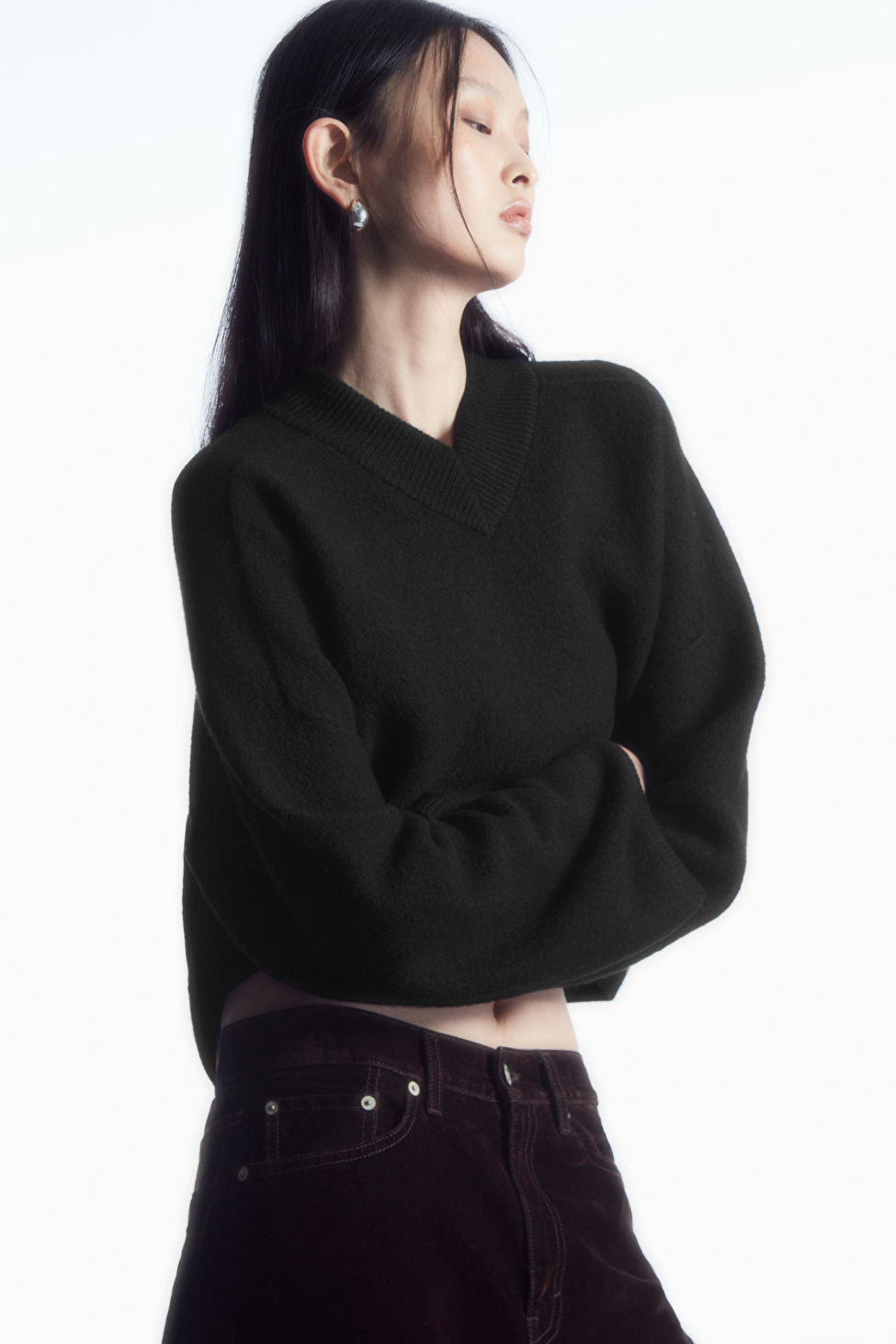 CROPPED V-NECK WOOL JUMPER | COS (EU)