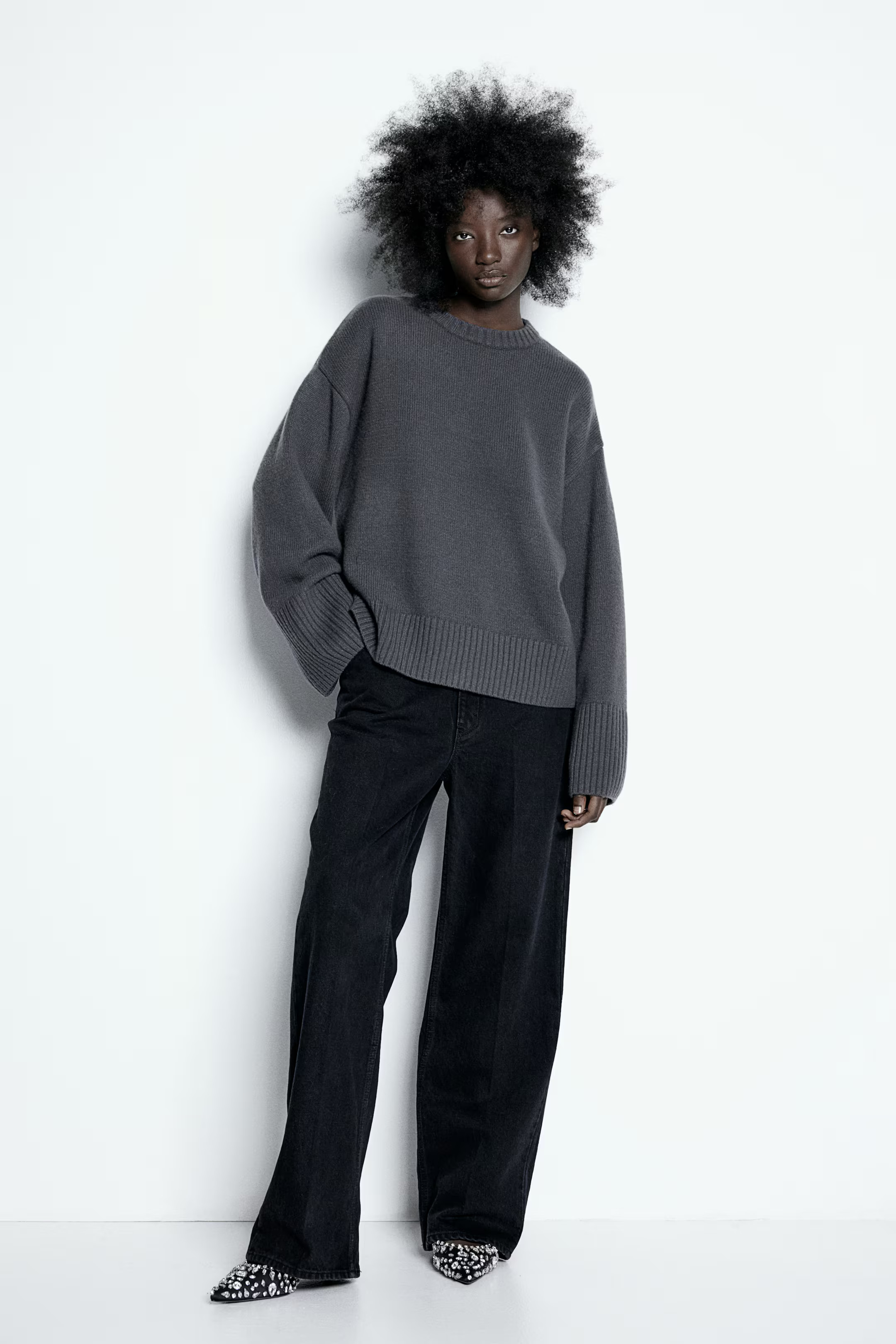 Oversized cashmere-blend jumper | H&M (UK, MY, IN, SG, PH, TW, HK)