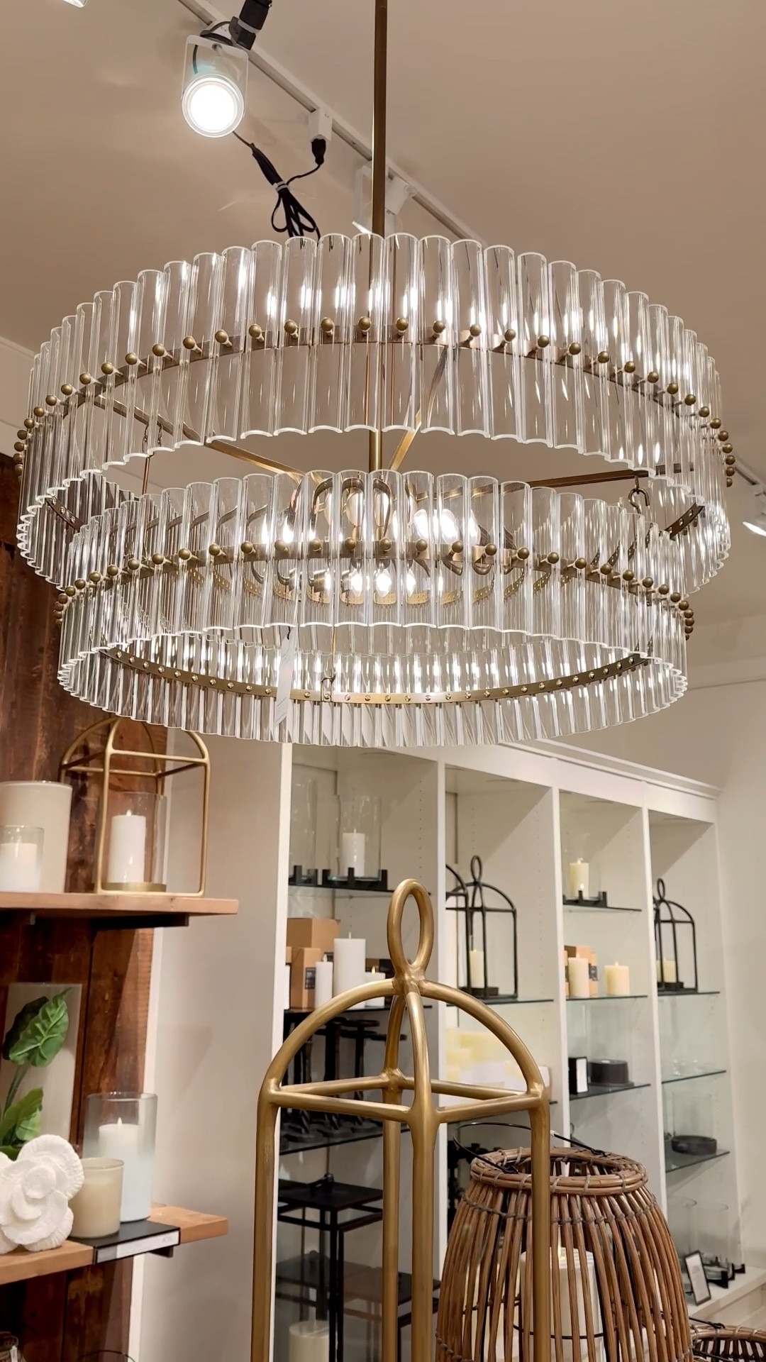 Gorgeous chandelier!  Home decor, dining room, living room 

#LTKSeasonal #LTKHoliday #LTKHome