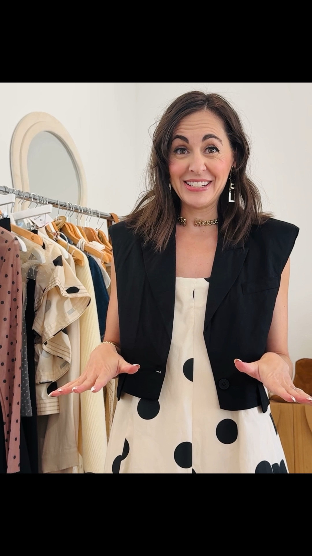 Highlights from this weeks Coffee in My Closet LIVE on Instagram and YOUUBE styling session 

Enter your email at closetchoreography.com to get one free styling session and a weekly recap of my Instagram LIVE styling sessions with the links to go back watch and shop sent straight to your inbox. 