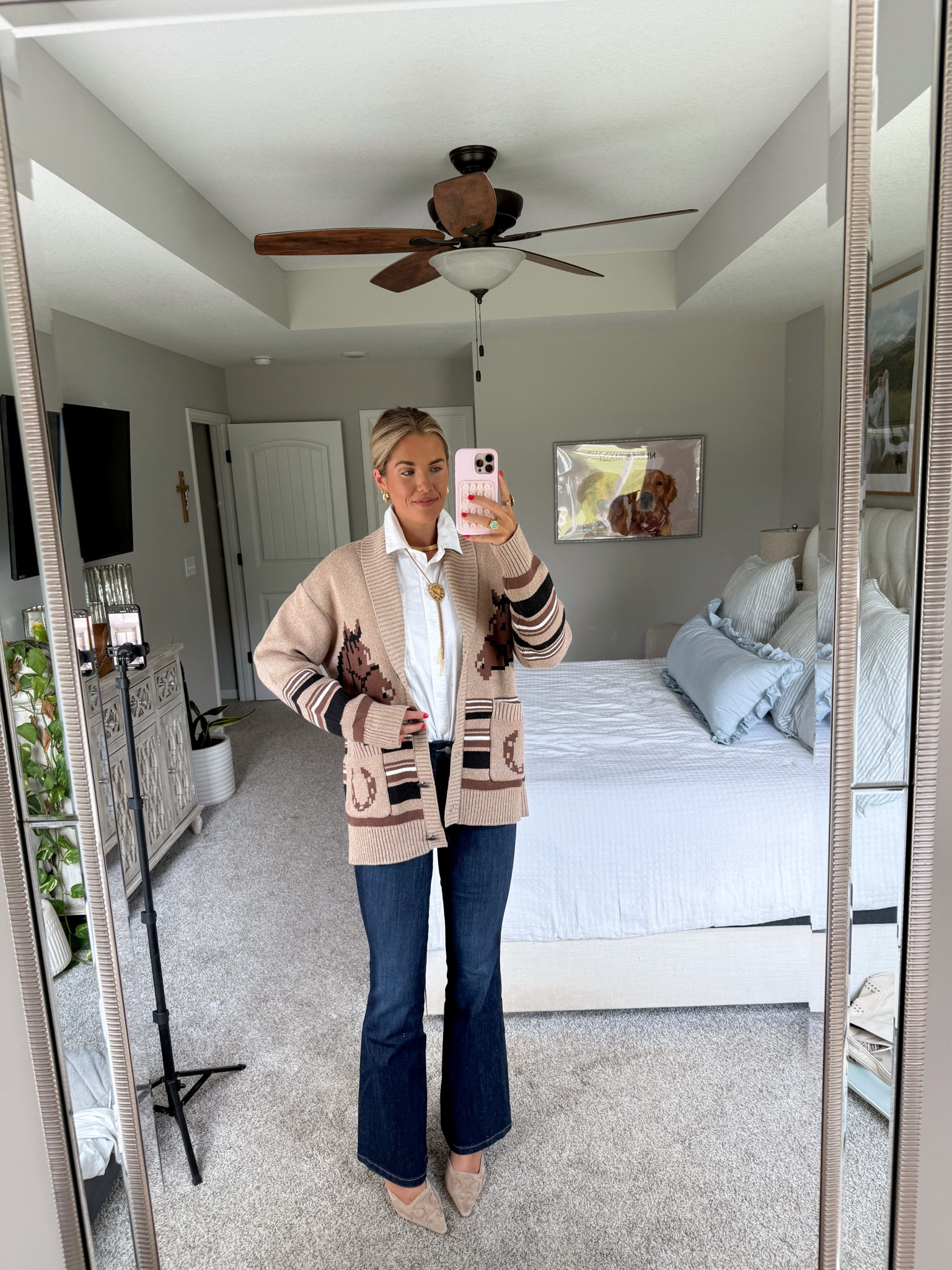 size medium in horse cardigan and 26/34 in jeans. i would really prefer a 36 inseam because of my height but i can make 34 work! 
western office outfit 

#LTKFindsUnder50 #LTKWorkwear #LTKStyleTip