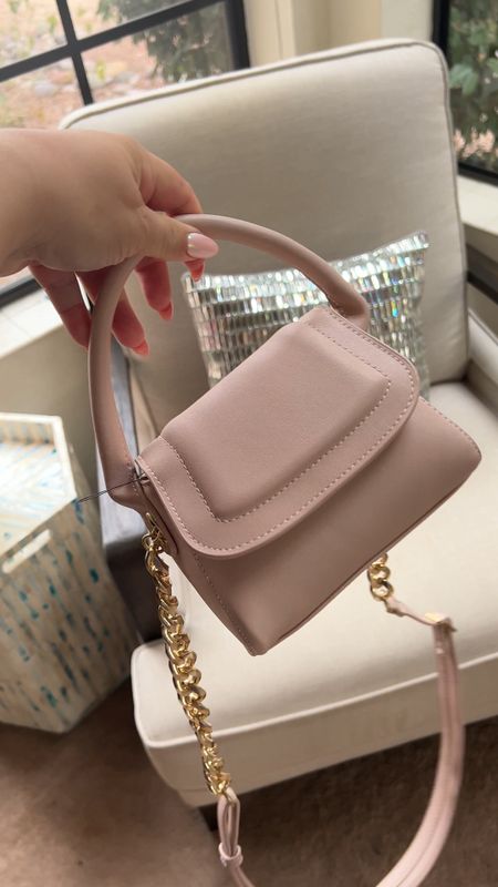 $13 handbag! Such a great price for this cute adjustable bag
Looks great as a crossbody too!
Plus size friendly

#LTKover40 #LTKfindsunder50 #LTKplussize