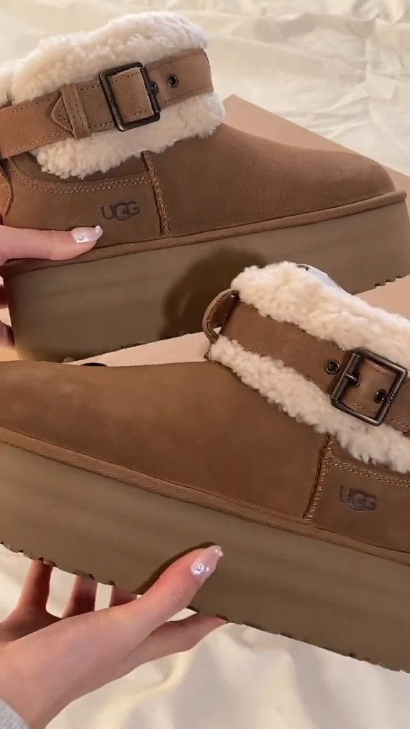 Ugg season💕

#LTKGiftGuide #LTKVideo #LTKSeasonal