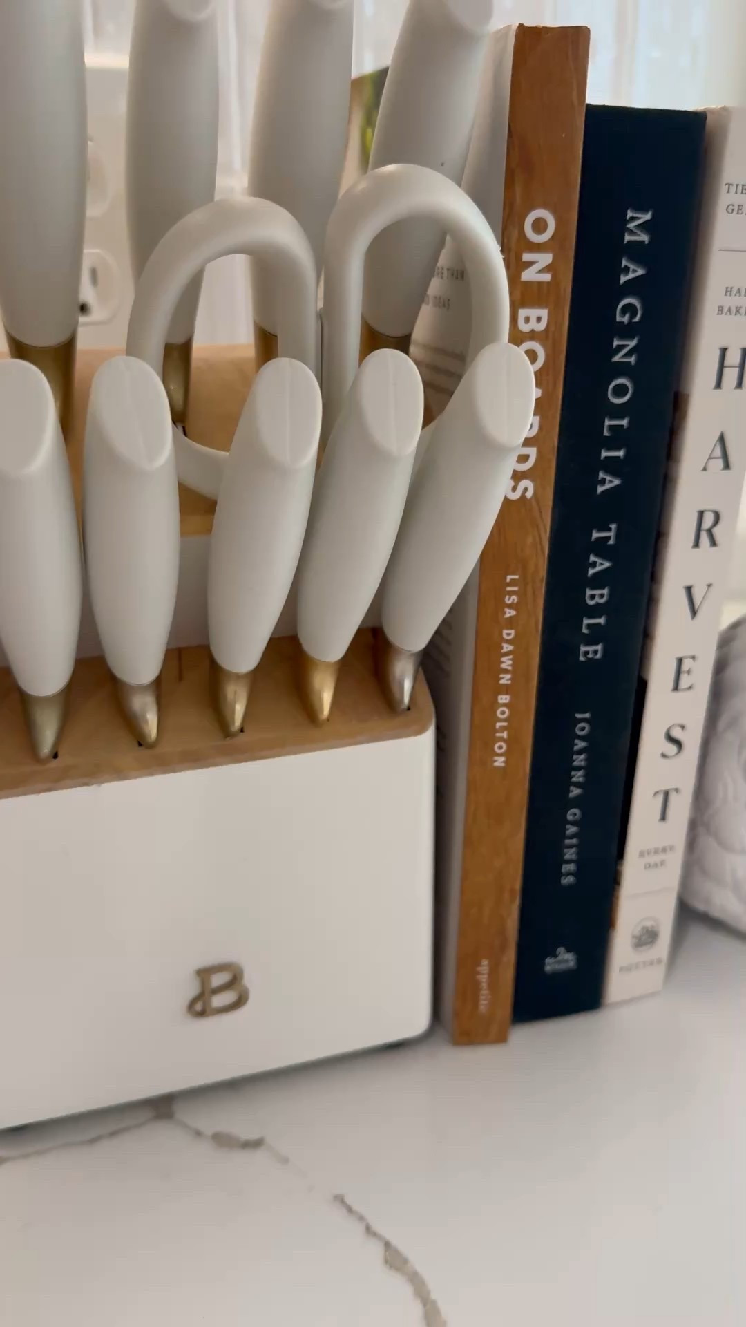 home decor, chic decor, kitchen decor, knife set, cookbook, swan decor, walmart decor 

#LTKSeasonal #LTKHome #LTKFindsUnder100