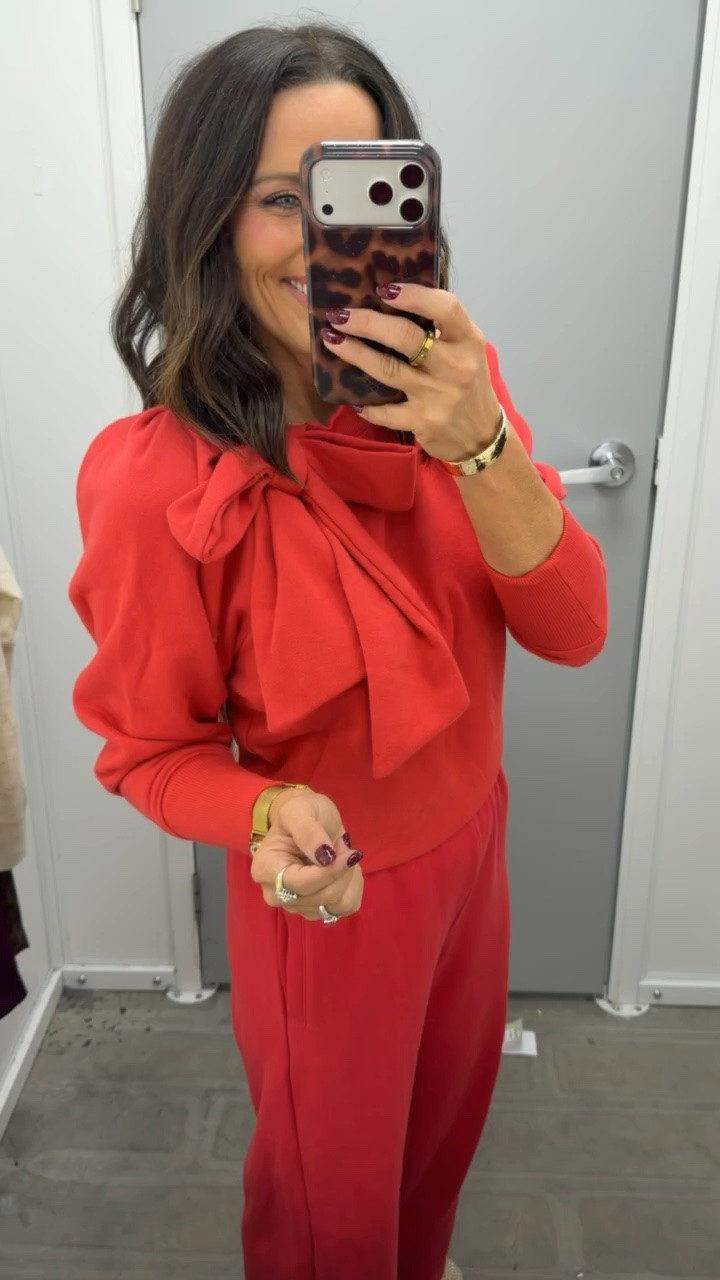 this Walmart set 😍
❤️ the bow detail makes it SO cute, and I love that you can wear the pieces together or separately. wearing an XS!

@Walmart 

#WalmartFinds #WalmartFashion #WalmartStyle #MatchingSet #FallFashion #AffordableFashion #LTKCreator #LTKFashion