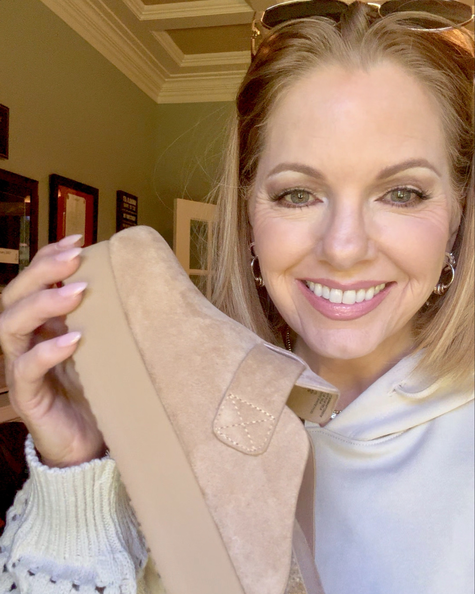If it’s comfortable, casual and cozy I’m all about it! Walmart has the cutest women’s fashion! These clogs are gorgeous and go with everything! This sweater is a beautiful cream color and super cozy! Need I say more?


#LTKFindsUnder50 #LTKSeasonal #LTKShoeCrush