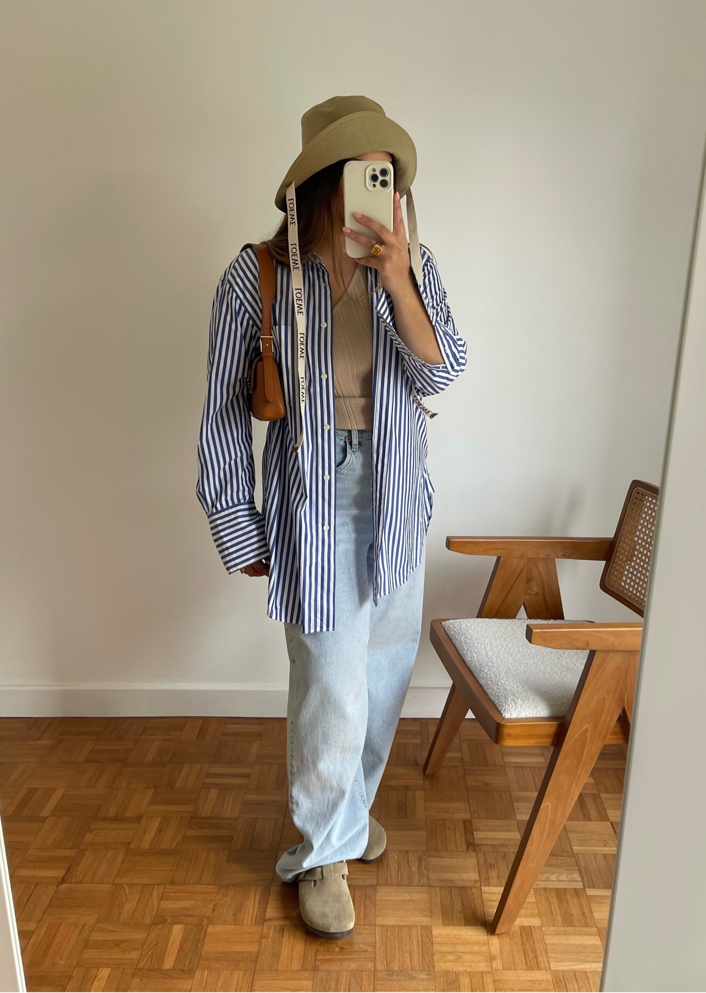 summer outfit, summer style, blue stripe shirt, jeans outfit, loewe hat, spring outfit, Birkenstock 