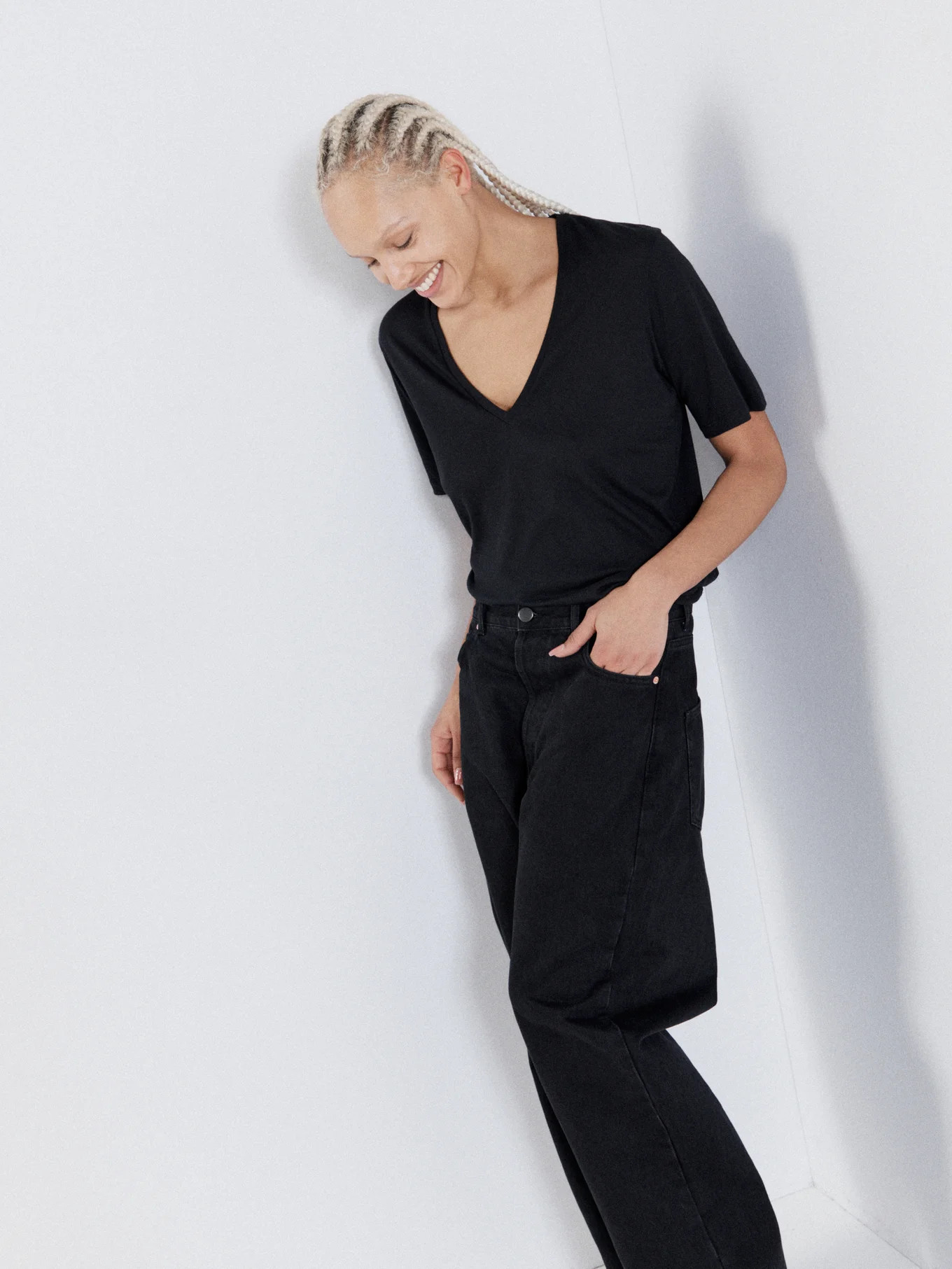 V-neck relaxed fit cotton-blend T-shirt | Raey | Matches (UK)