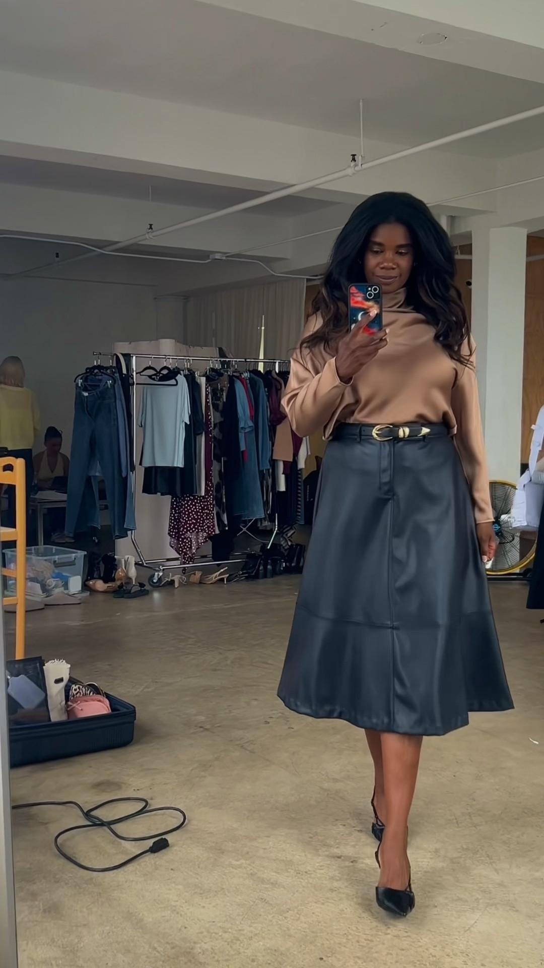 Nothing makes us happier than seeing our Me models truly own their looks. Jazmine had her own "I Choose Me" moment on set-and absolutely radiated confidence.

Shop her look and create your own moment: The Rockefeller Satin Blouse in Cocoa Creme and the Mott Faux Leather Skirt in Black.