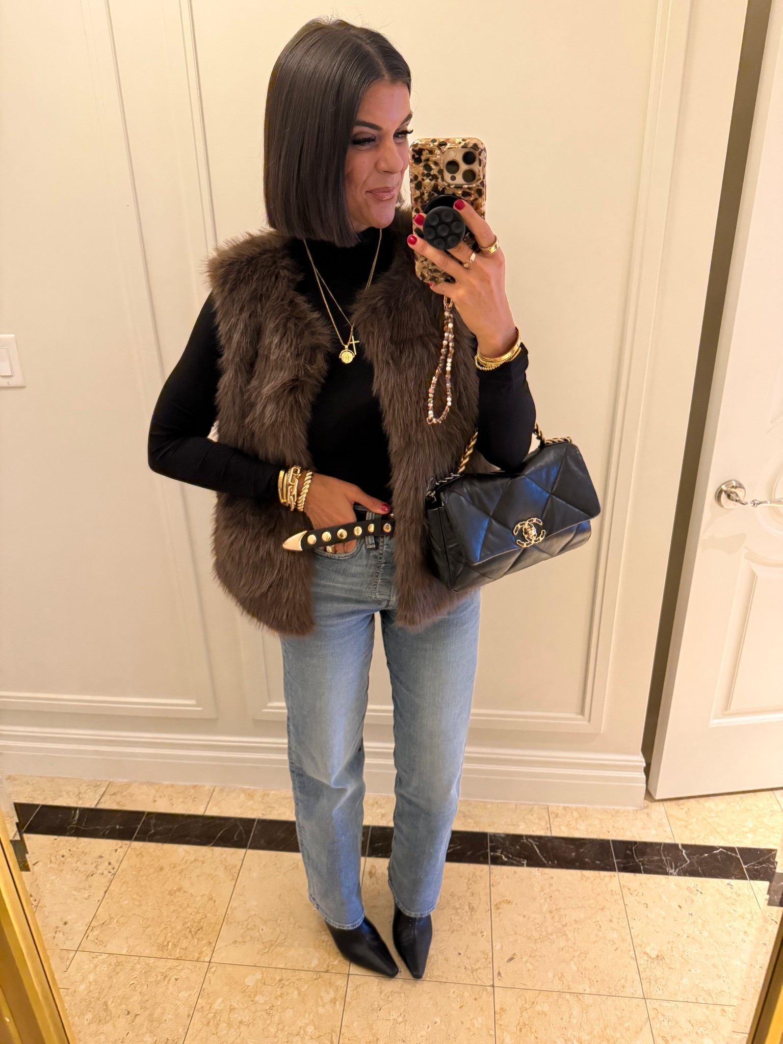 Size small in fur and vest Size 27 in jeans Boots tts

#LTKSeasonal #LTKFindsUnder100