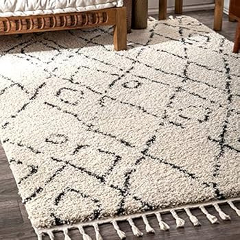 nuLOOM Nieves Moroccan Diamond Shag Rug, 5' 3" x 7' 7", Off White | Amazon (US)
