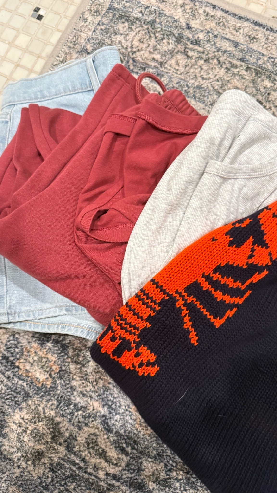 Obsessing over these back to school Walmart finds!!! #WalmartPartner @Walmart 
#Walmart @walmartstyle #walmartstyle