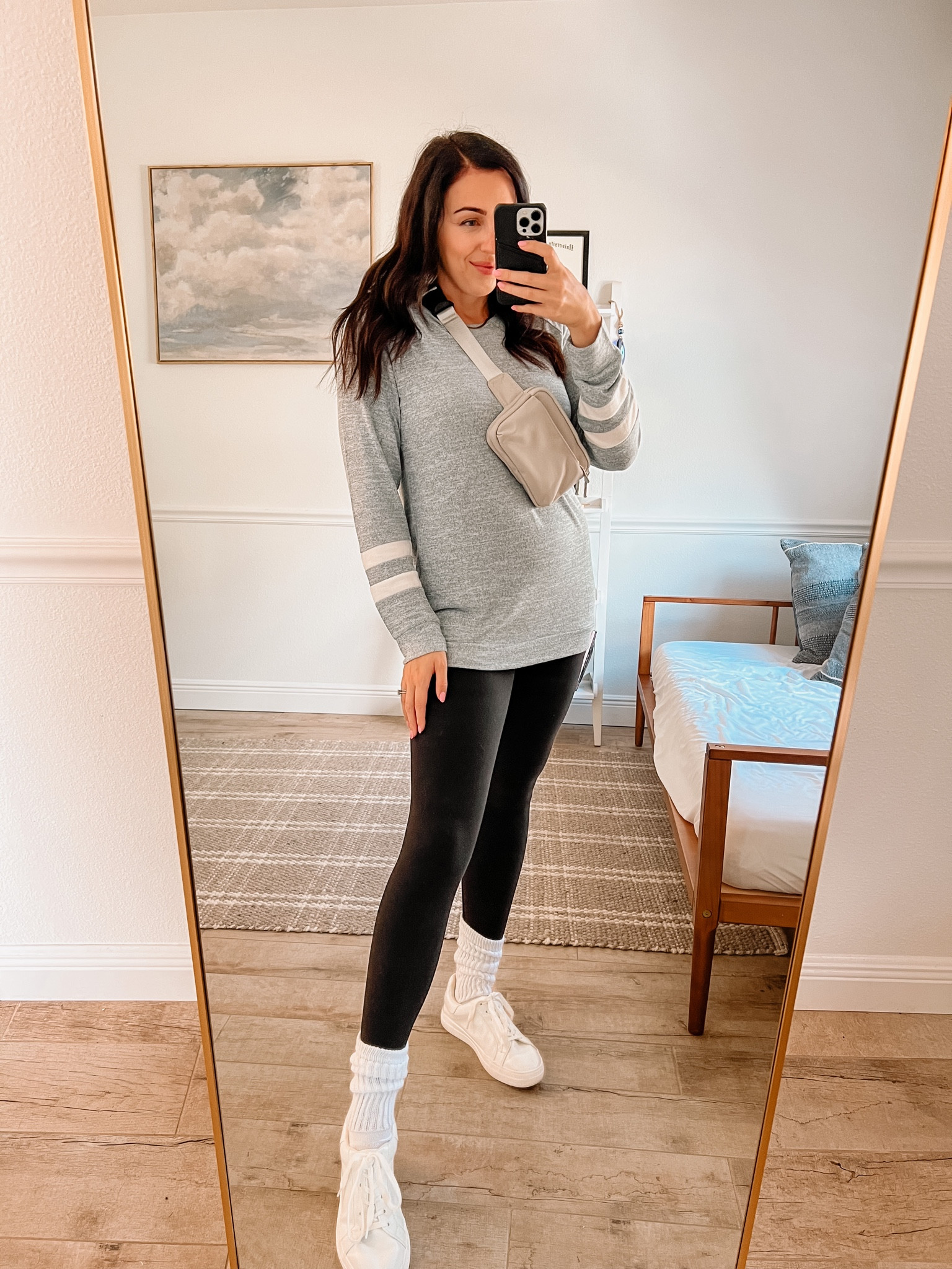 Casual, comfy outfit with long sleeve shirt, leggings, slouch socks and a belt bag 🌟