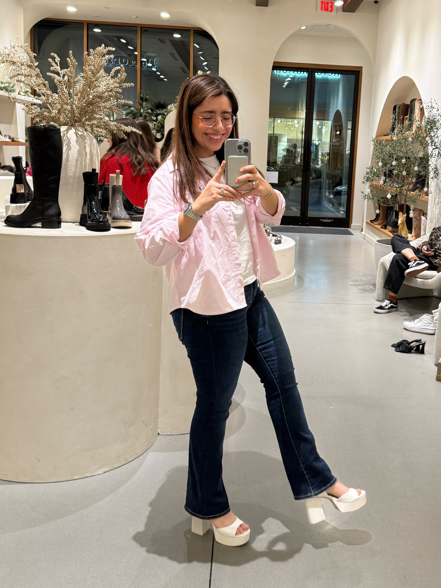 Size 8 short in the jeans, medium in the tshirt!

#LTKHoliday #LTKFindsUnder50 #LTKMidsize