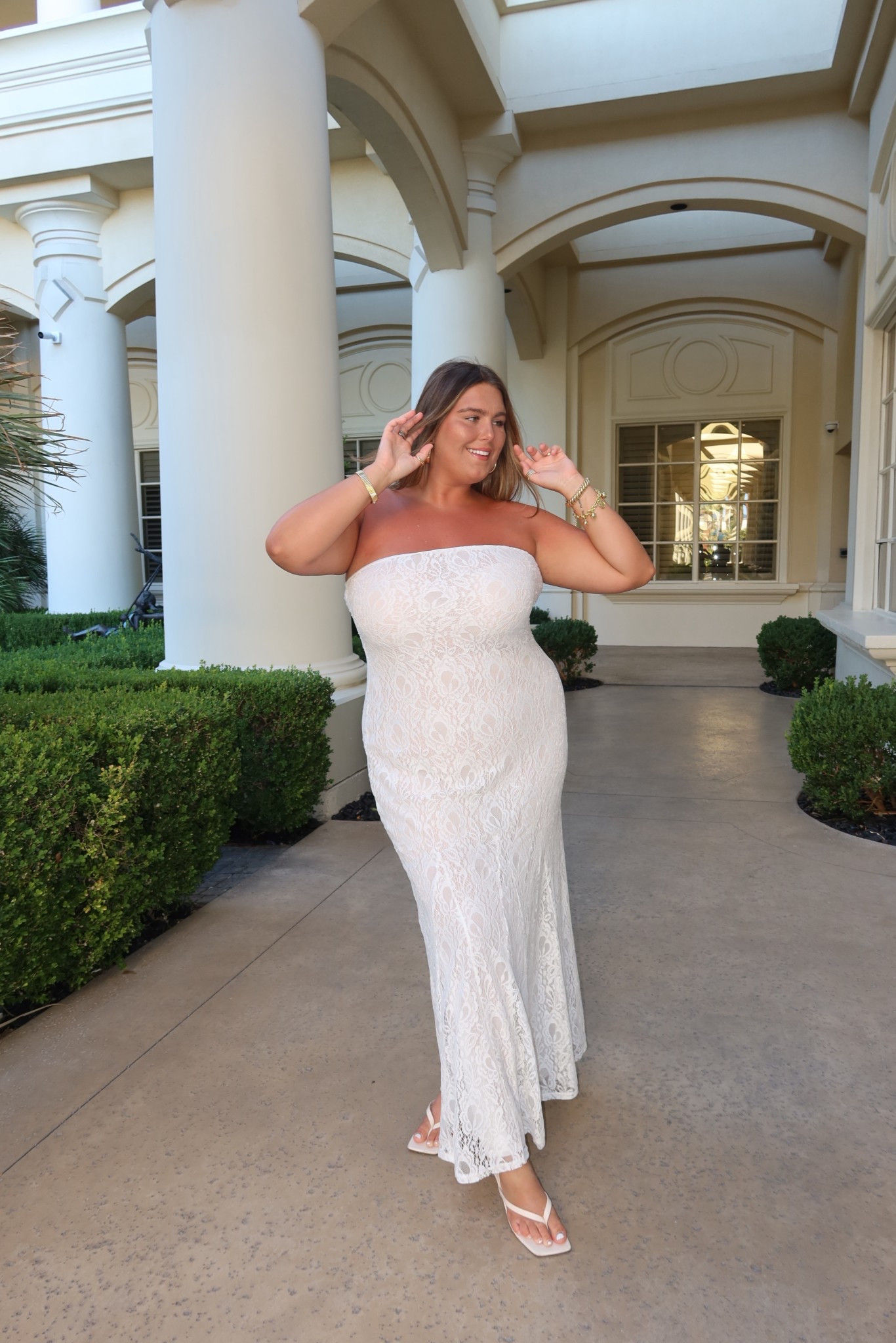 Size 18 true to size with big bust 

#LTKPlusSize #LTKStyleTip #LTKMidsize