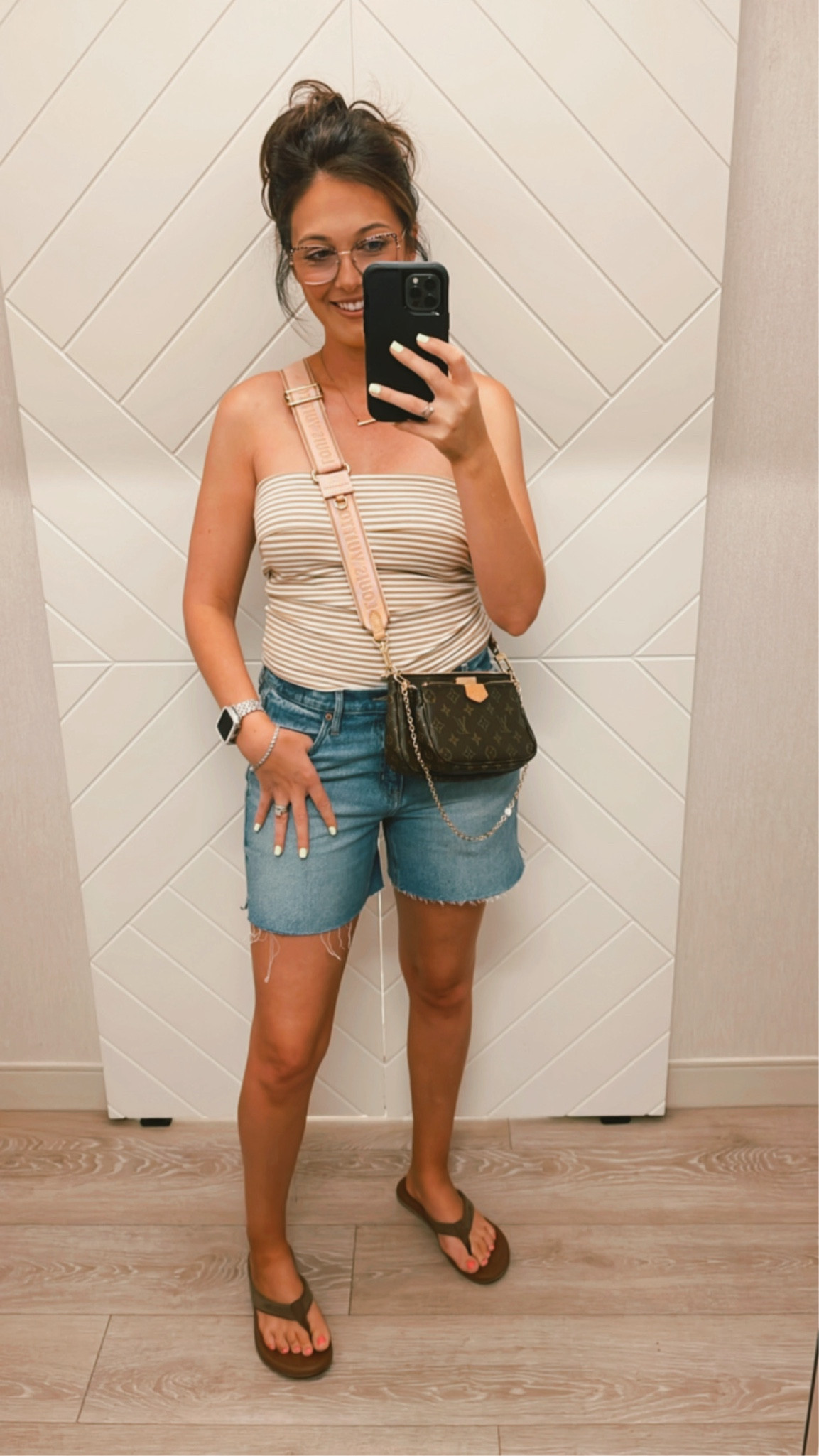 Vegas Casual 

Top - Medium 
Shorts - 4

#LTKSummerSales #LTKTravel #LTKSaleAlert