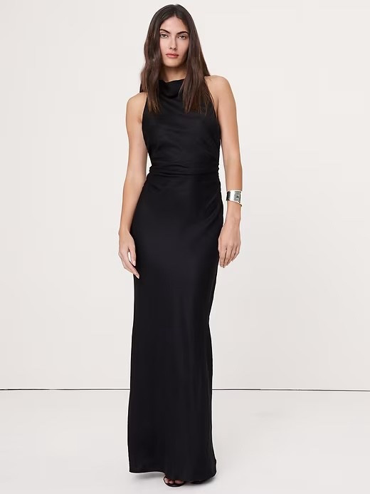 This black cowl neck maxi dress is that “I didn’t try but still look expensive” piece 🖤 The drape is so flattering and gives effortless, model-off-duty energy while still feeling light enough for spring dresses season. Perfect for date night, events, or when you just want to look put together with zero stress.

Also… little PSA 👀 the Banana Republic Friends & Family sale starts March 22, so if you’ve been eyeing elevated spring staples… this is your moment. Like this post so you get reminders for it 🫶🏼

#LTKootd #LTKSeasonal #LTKSaleAlert
