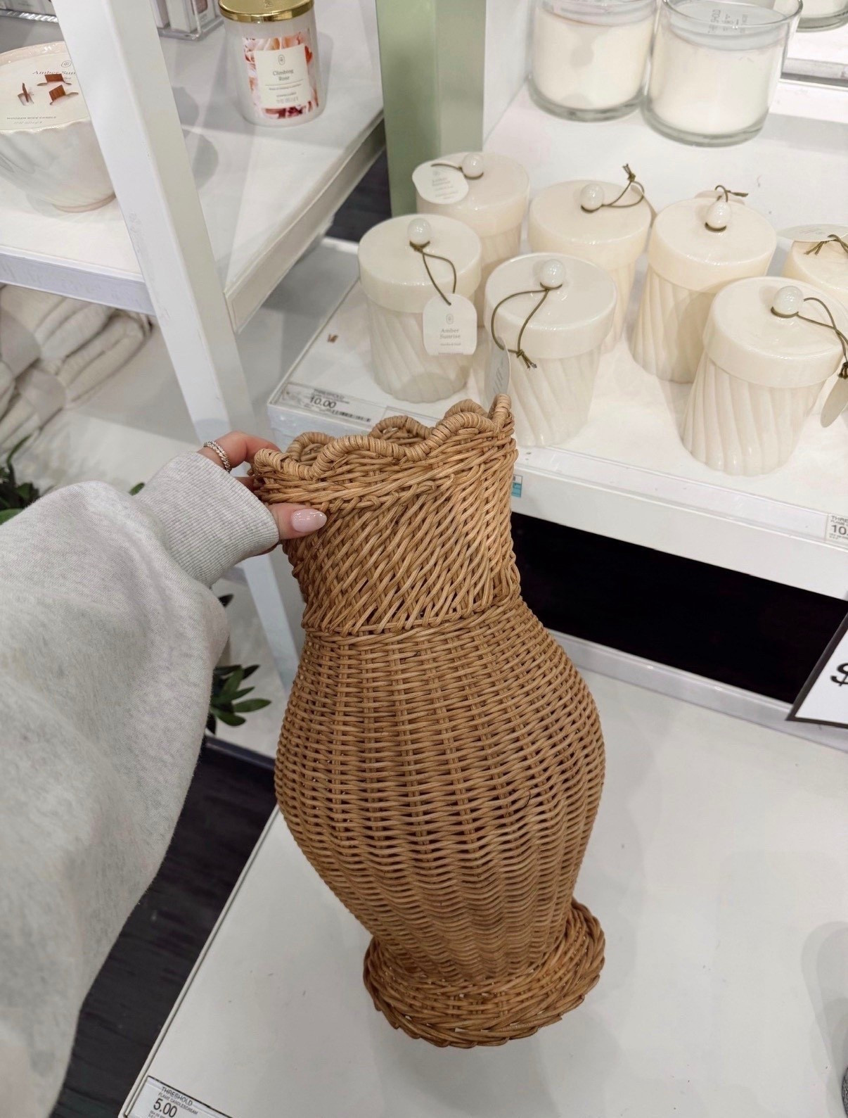 Everything about this vase screams spring! Add some tall stems and you’re set 🌸

#LTKSeasonal #LTKHome #LTKdayinmylife