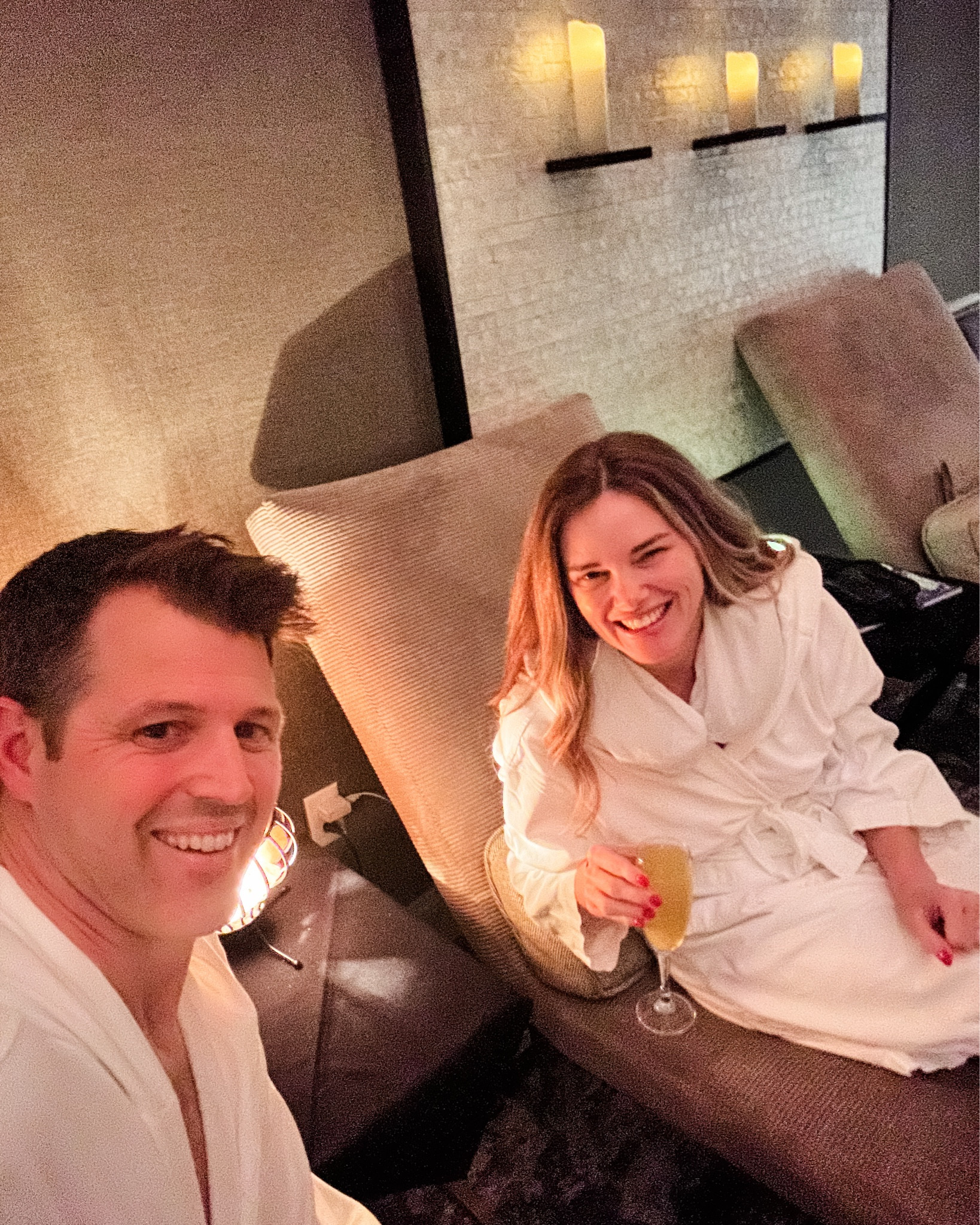 I turned 40 and it ended up being the sweetest, most simple day 🤍

The day before my birthday Chance and I kept our little tradition and went for a couples massage (the only thing I ask for every year 😂). Afterwards we grabbed brunch downtown since he actually had a free morning.

On my actual birthday I started the day with my favorite Hotworx workout (Hot Barre None) and a quick weights session… then made a Starbucks run for my favorite order, bacon & gruyère egg bites and my iced sugar-free caramel protein latte.

The rest of the day was full of all my favorite little things:
• listening to a new Audible book on my drive and walk
• catching up on comments and course work
• chatting with my beta course girls on our call
• helping at the middle school cheer clinic
• being surprised with cupcakes and a sweet gift from a friend
• Mexican for dinner (because obviously 🌮)
• coming home to flowers from my agency and cute graphic tees from Chance

Nothing extravagant… just a really good day that reminded me how grateful and blessed I am for this life, my family, and this amazing community here.

Thank you all for the birthday messages… y’all made turning 40 feel pretty special 💛

☀️We are planning a fun little birthday weekend getaway with friends in a few weeks and I can’t wait!!!

#LTKdayinmylife #LTKOver40 #LTKvlog