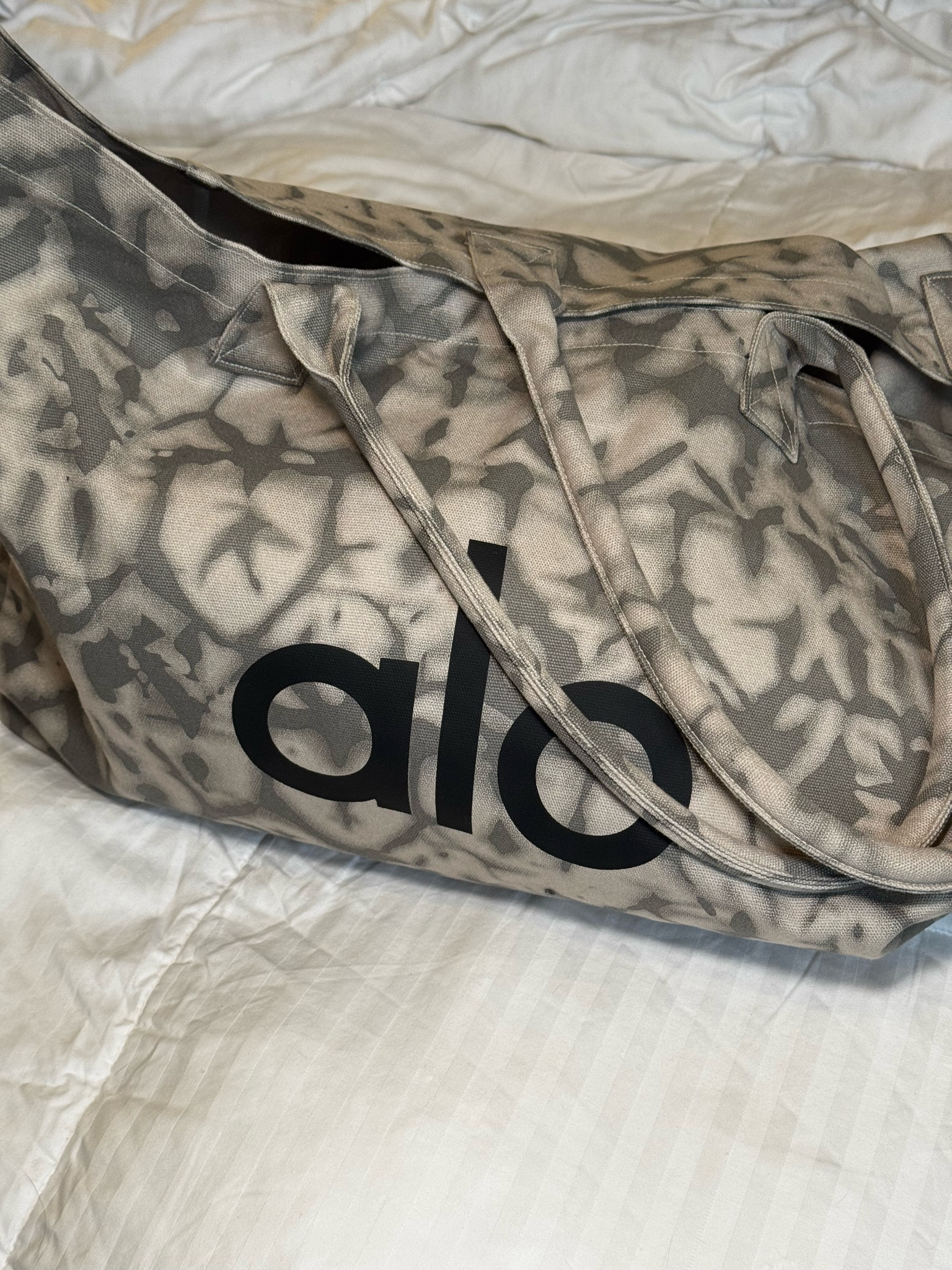 Alo haul

Pants - xxs
Bra - xs 
Turtle neck - xs
Shorts - xs