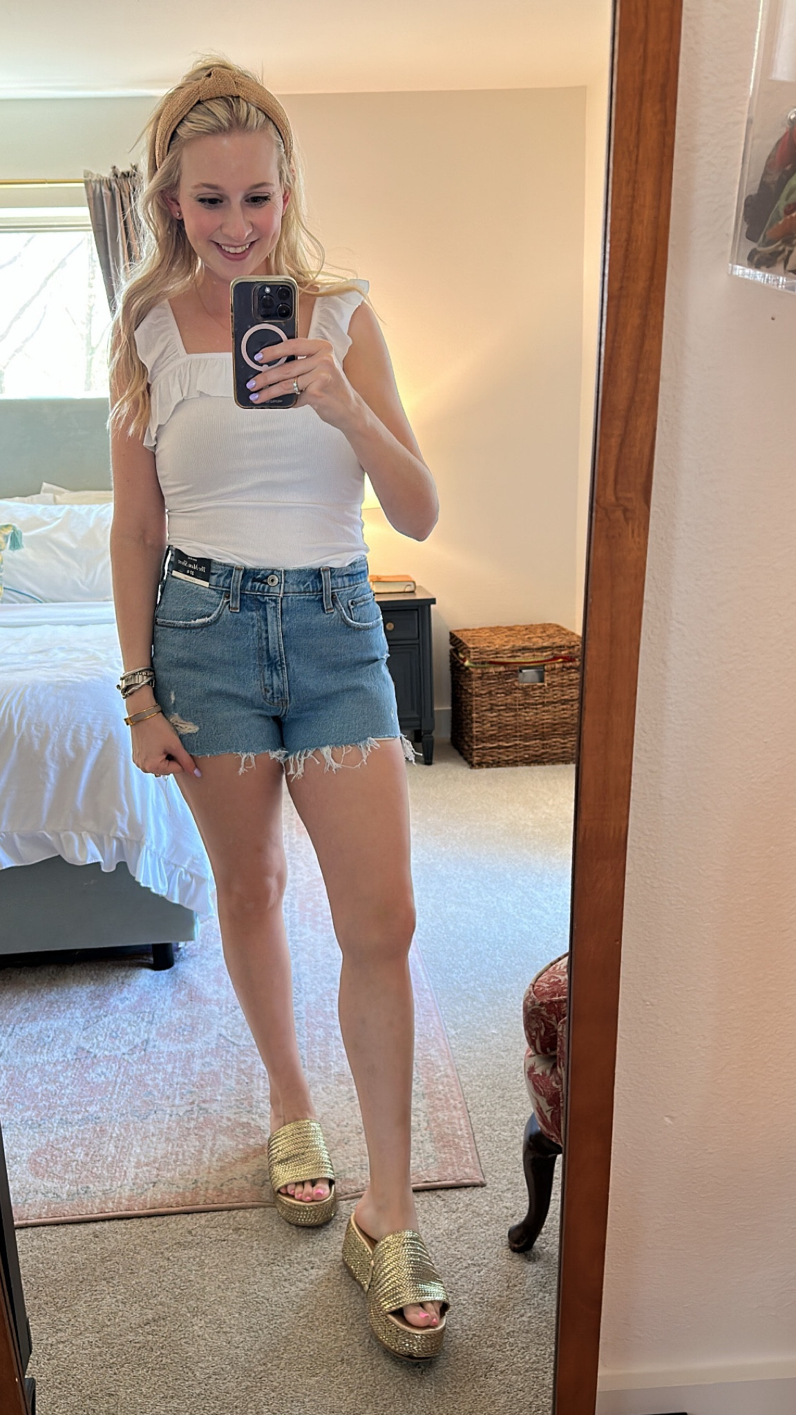 A simple but sweet spring/summer outfit! I love that the ruffle adds a cute touch to a simple tank! 

#LTKstyletip #LTKSpringSale #LTKbeauty