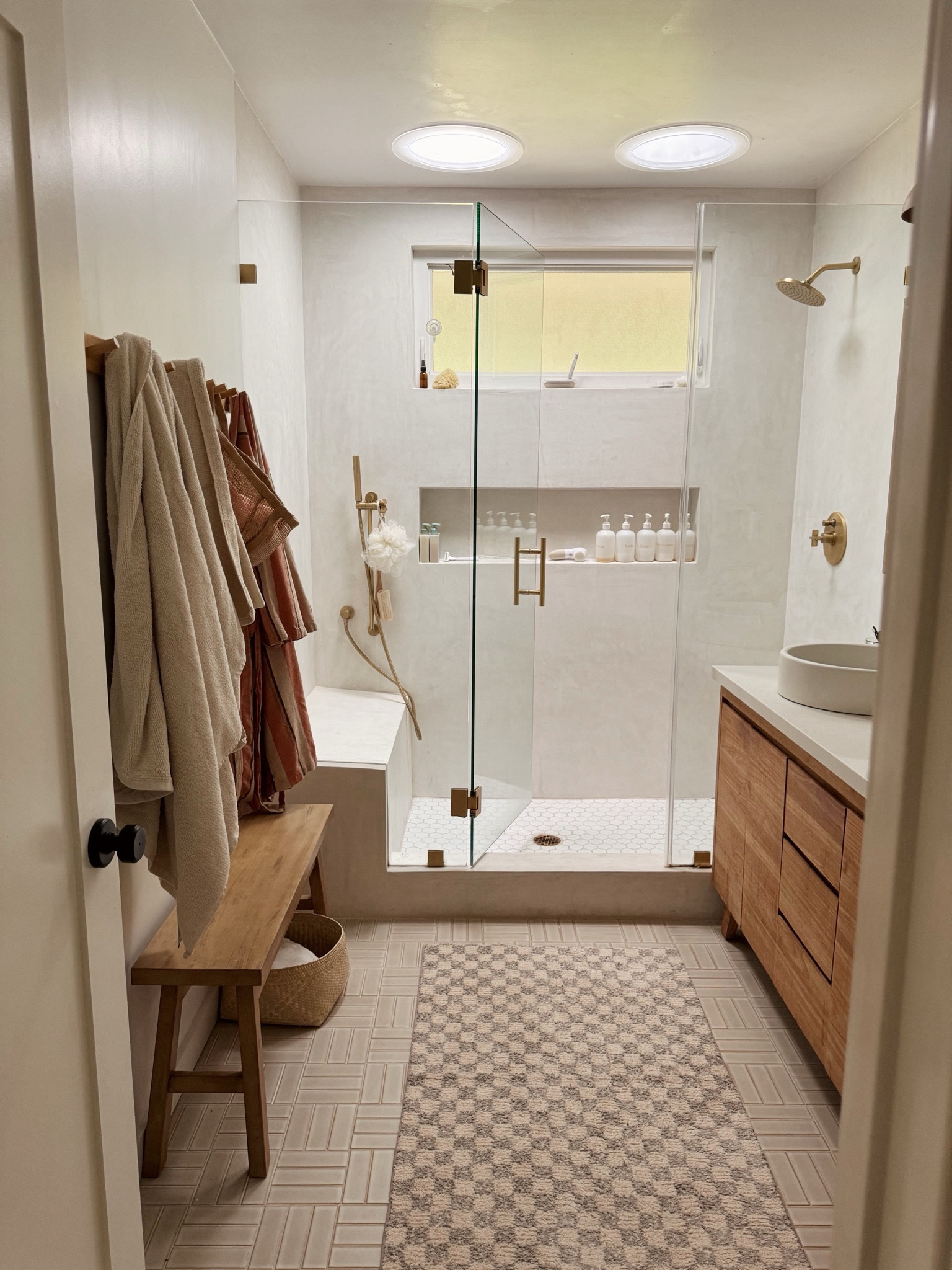 a simple little bathroom wall refresh 

#LTKfindsunder100 #LTKhome