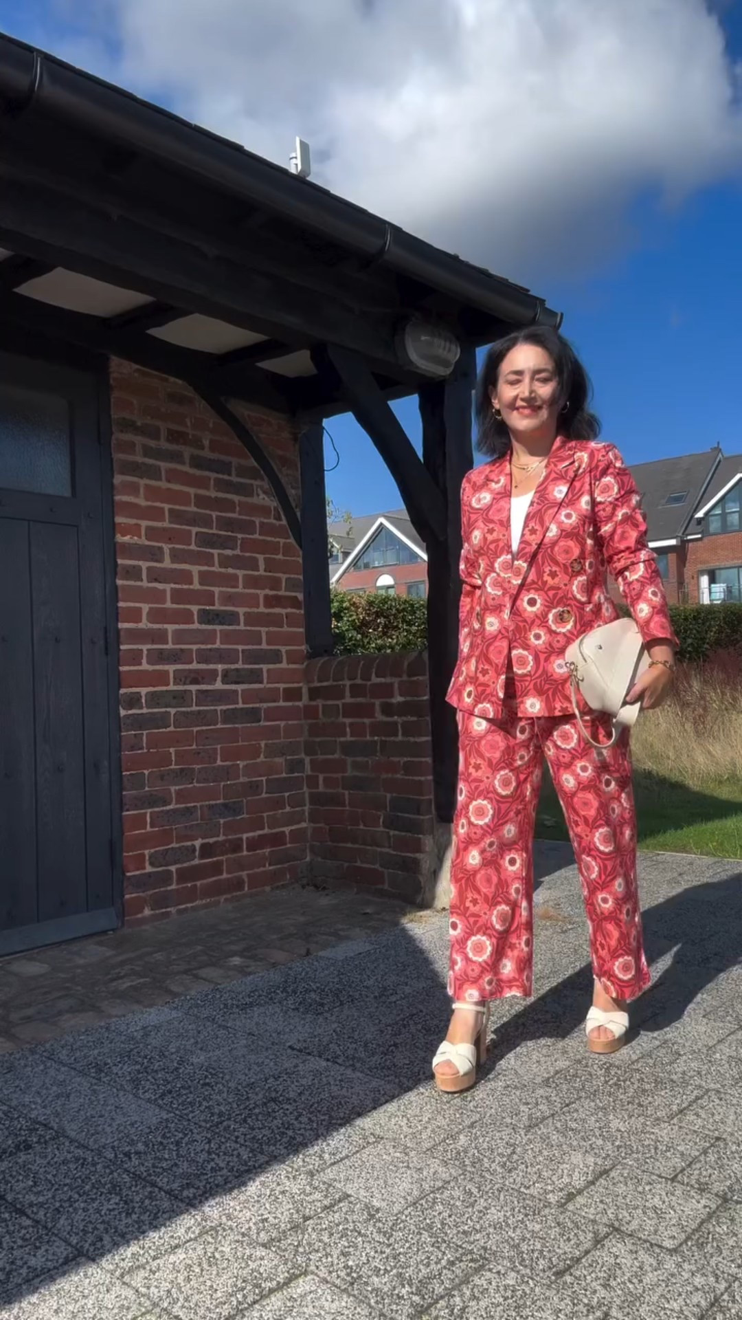 Ad| Well, hello sunshine☀️on a Friday too! 
What more can you ask for? 

The funkiest suit from @joanieclothing 
Compliments guaranteed! Don’t wear if you don’t want attention!😉

Now in the sale! Don’t walk, run!!
Item links on stories 
.
.
.
.
#joaniegal #joanieclothing #joaniegirl #dopaminedressing #colourfulstyle #ecofashion #sustainablefashion #feelgoodfashion #feelingfabulousfriday
#styleover40 #dopaminefashion