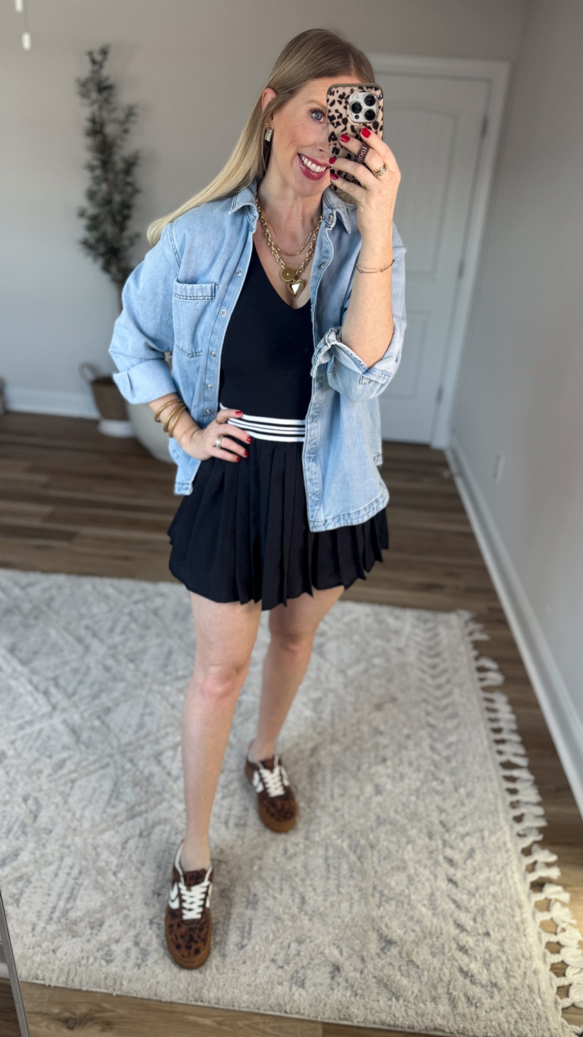 Weekend Walmart Wins try on
Black pleated active dress- medium
Denim Shacket- small 

#LTKActive #LTKootd