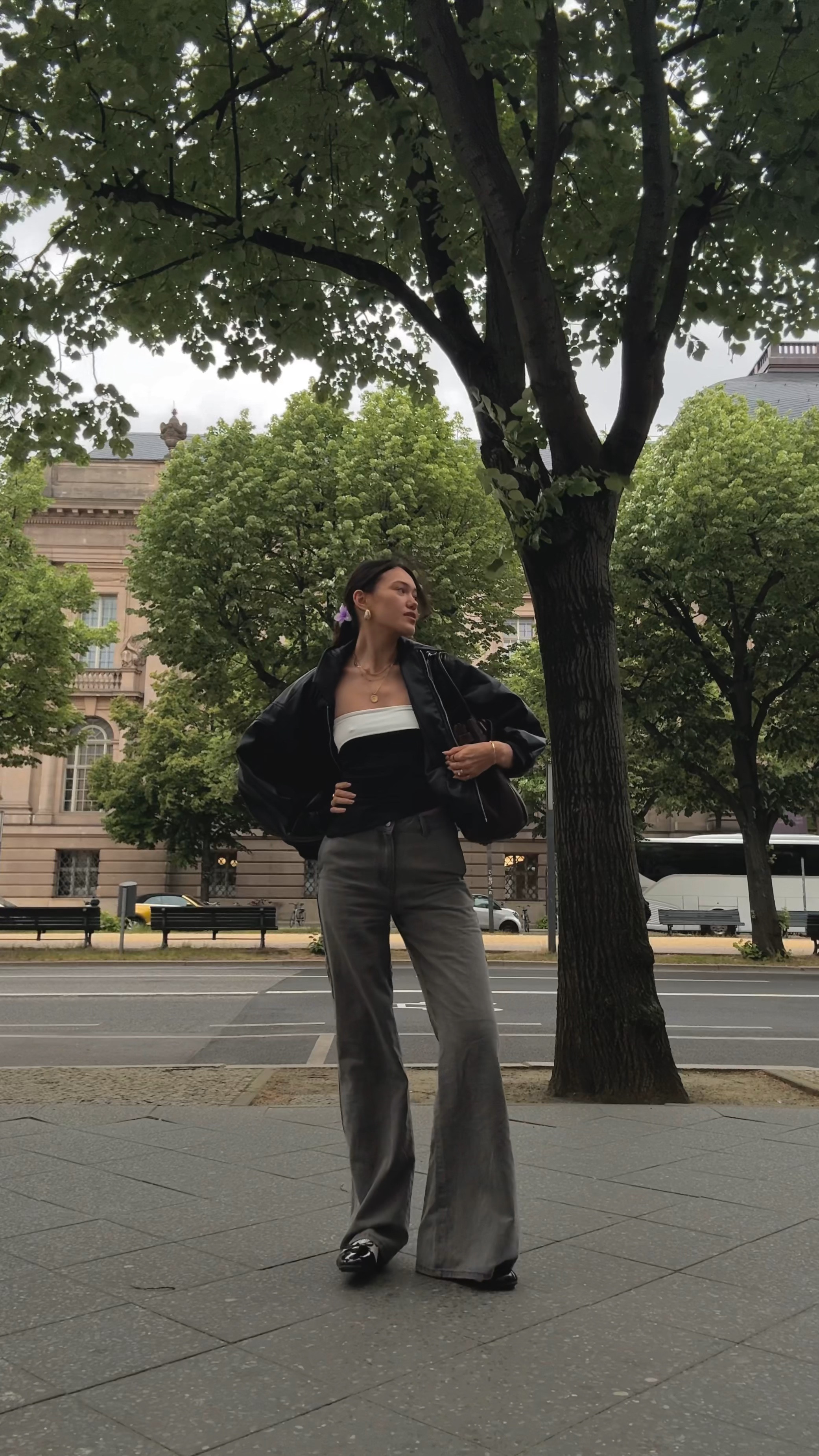 uni fit: asymmetric top, leather jacket, grey jeans, brown leather tote bag, lilac flower hair clip 💜

#LTKdeutschland #LTKspring #LTKeurope