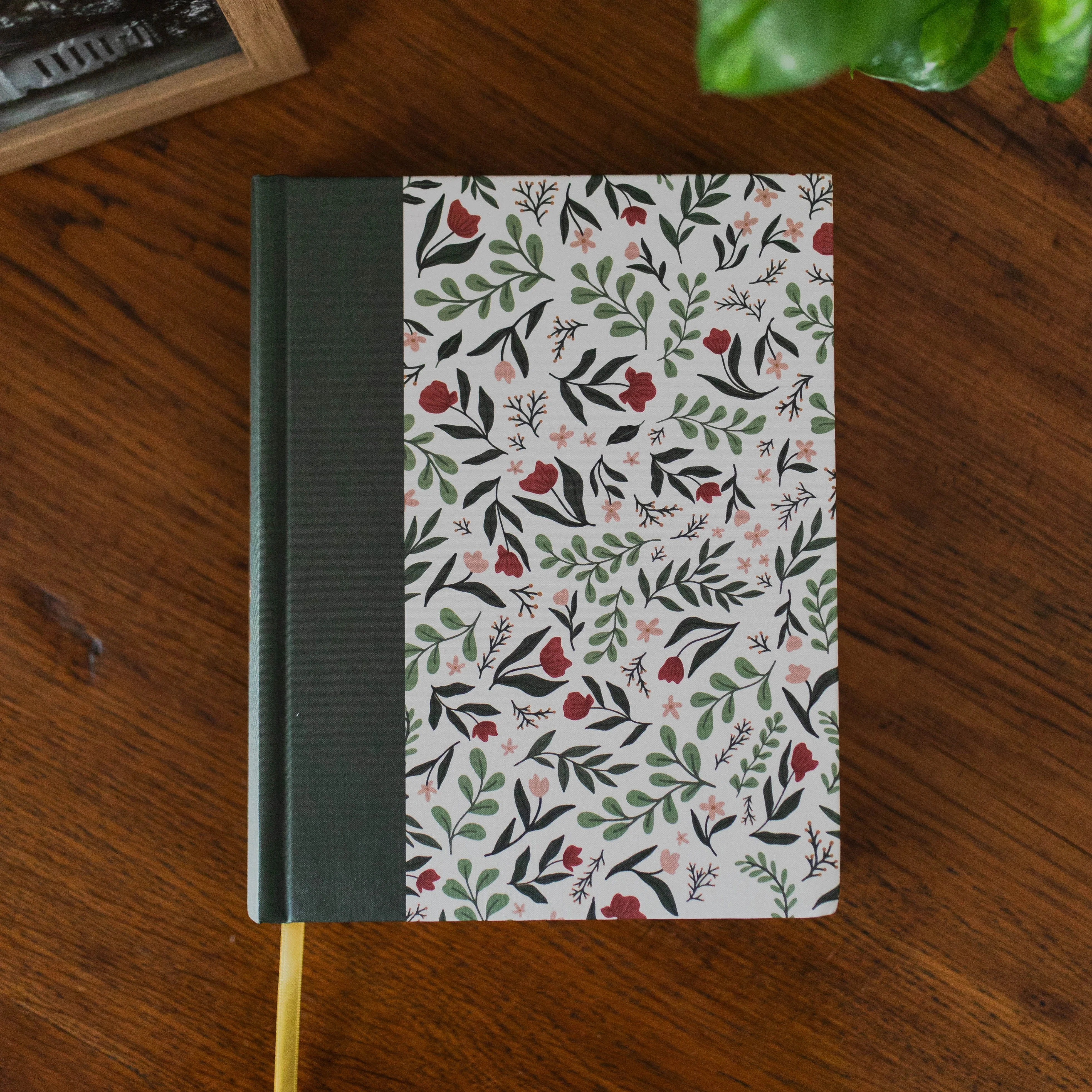 ESV Single Column Journaling Bible® | Rust Floral | The Daily Grace Co.