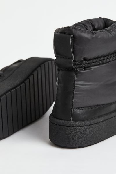 Wattierte Schnürboots | H&M (DE, AT, CH, NL, FI)
