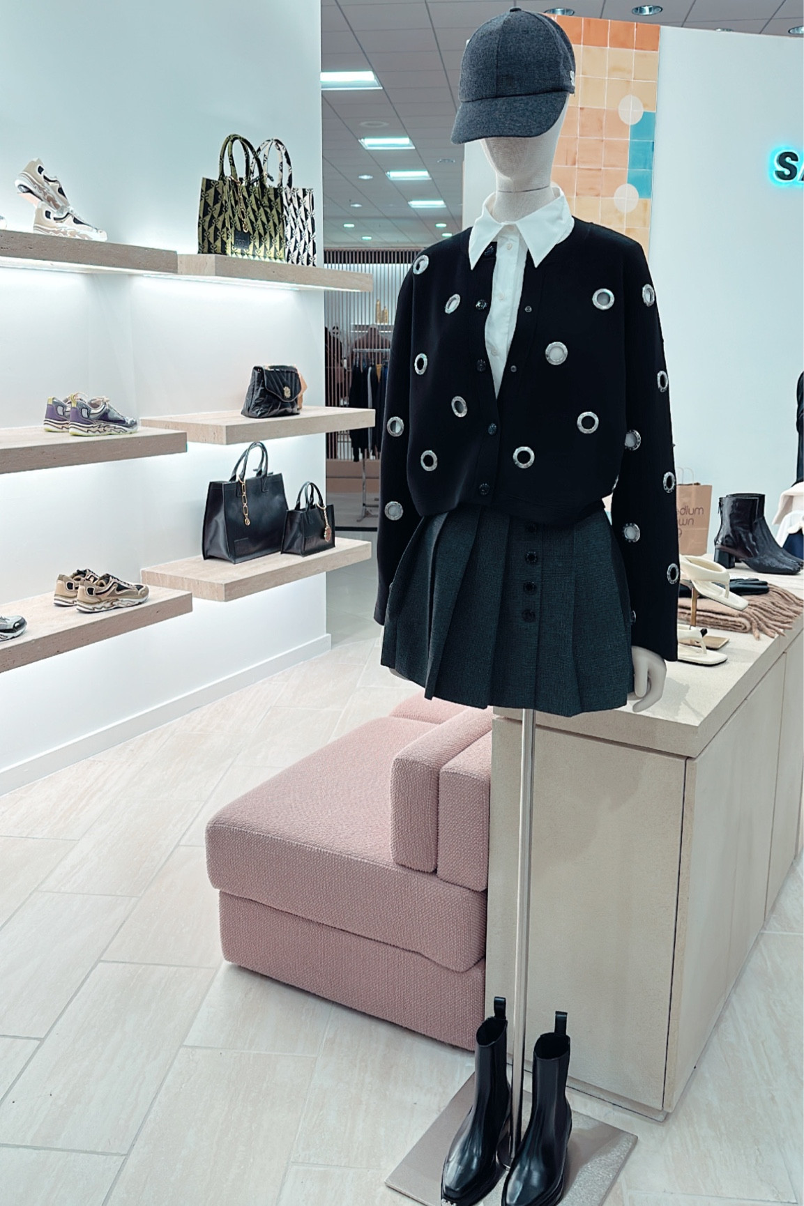 Fall styling...

#LTKstyletip #LTKSeasonal