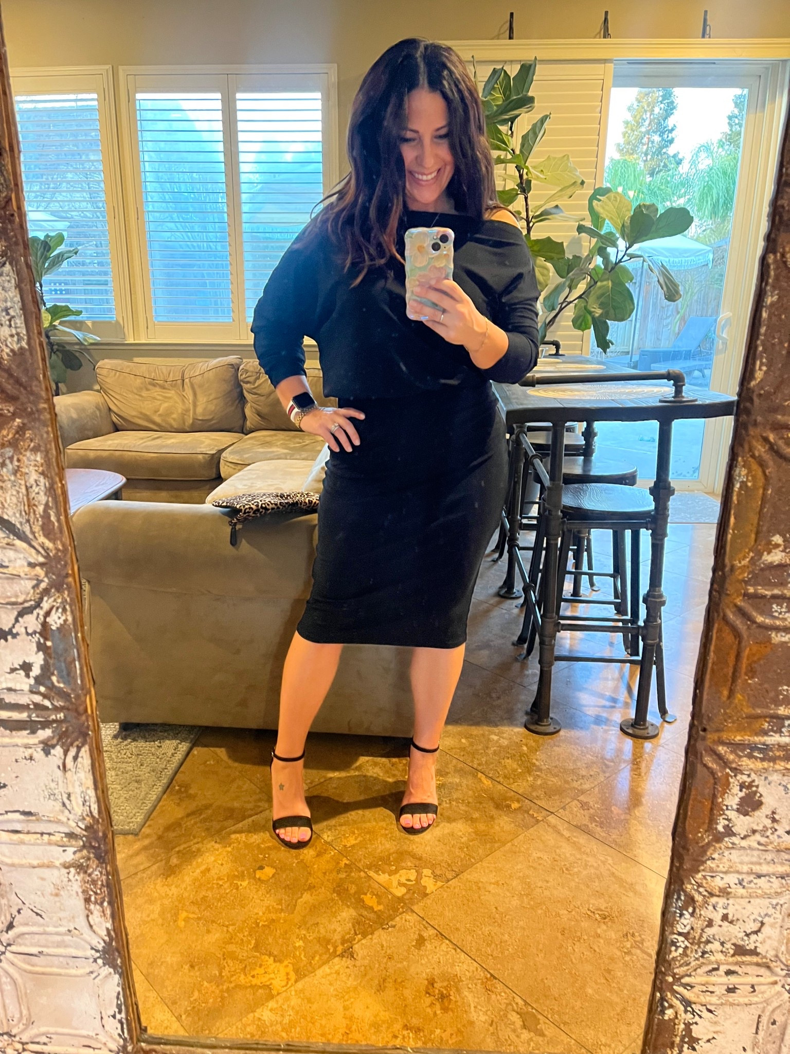 My birthday weekend is officially beginning. I absolutely love this little black dress. I highly recommend, it’s petite friendly, very flattering and comes in a bunch of colors. I’m wearing a small for reference. Would make a great date night or wedding guest dress.


#LTKPetite #LTKOver40 #LTKParties