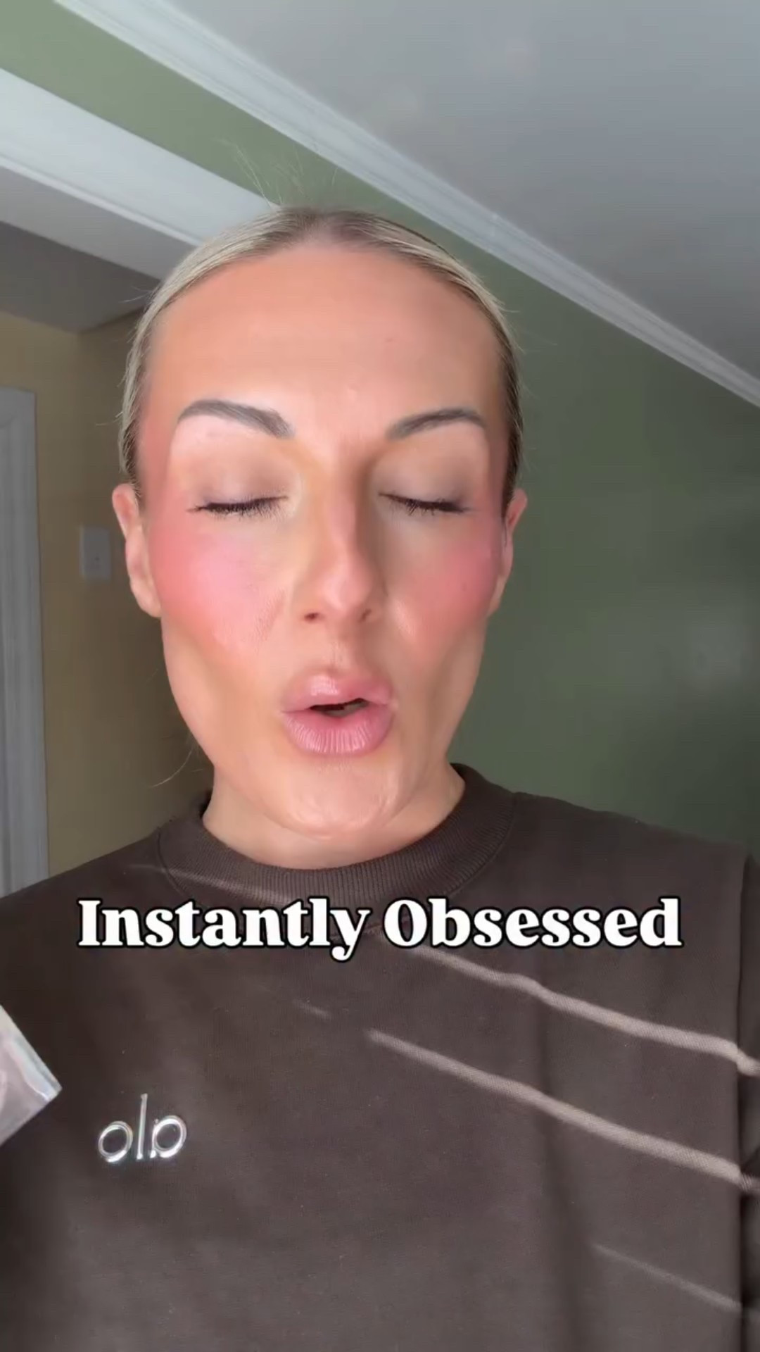 @morphebrushes did not come to play👏👏👏 

Has anyone tried this soft glow veil powder?! I grabbed the shade “Dawn” after seeing some rave reviews & they weren’t lying! SO good🔥

@morphebrushes please get me on your PR list stat🤣I’m obsessed❤️ 

#budgetfriendly #glow #obsessed #matureskin #momstyle

#LTKBeauty