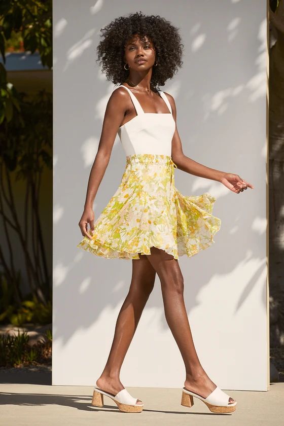Bloom Service White Floral Print Tiered Mini Skirt | Lulus (US)