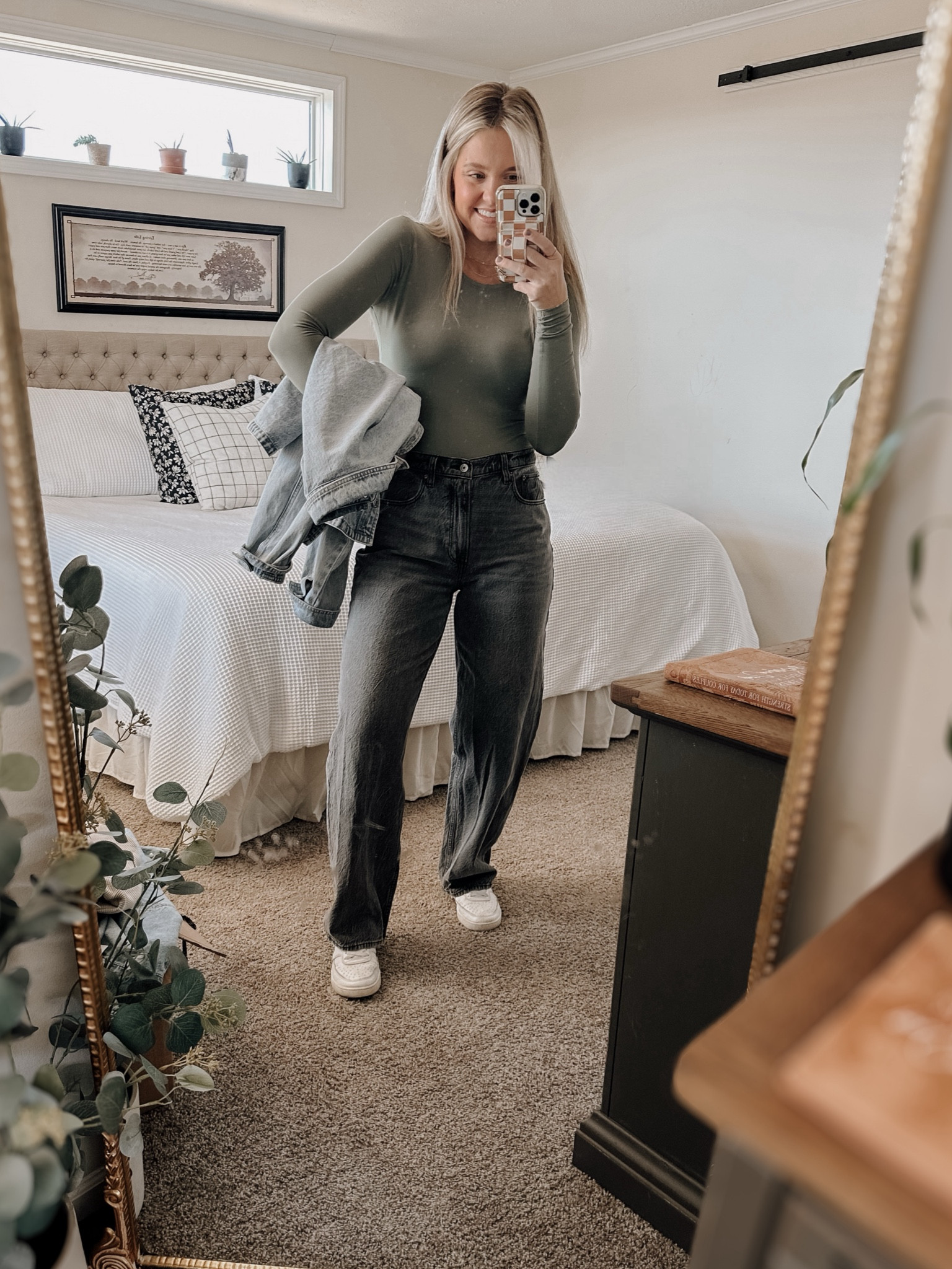 Most comfortable pair! An easy transition jean to the looser style. I’m in my true size 29! 

#LTKStyleTip #LTKxAF #LTKSaleAlert