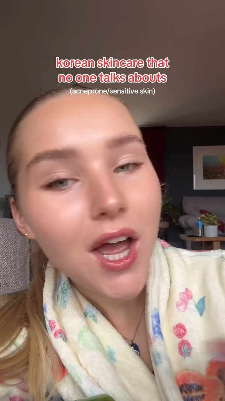 incredibly underrated skincare for acne prone/sensitive skin💗

products:
Use code MILSHB18 on @yesstyle ad for 18% off with no minimum order (valid for 48 hours only!) 

@houseofhur_official  weightless sun fluid
@purito_official from green cleansing oil
@mixsoon_official glacier water
@celimax.global bha peeling pads
Purito oat in calming gel cream

#koreanskincare #skintok #skincare #skincarerecommendations #acne #breakouts #sensitiveskin #fyp #explore