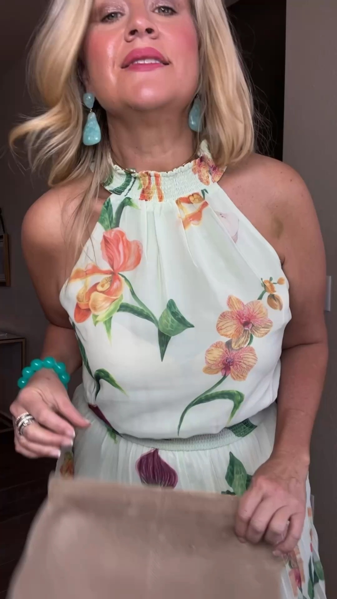  ✨Tap the bell, save and ❤️ for over 40 fashion, midlife style, midsize fashion and luxury looks for less. 

⬇️Sizing information:
12 (size down if in between sizes.)

This one feels so soft and elevated in the best way. The flow, the movement, the way it skims instead of clings… it’s one of those dresses that just makes me feel like myself again.

Here’s where I’d wear this:

💒 A wedding or special event, it feels feminine and polished without being overdone

🥂 Date night, the movement and neckline make it feel a little elevated but still easy

🌸 Spring brunch or a celebration, it’s light, pretty, and something I can actually relax in

If I want to elevate it, I’d add a low heel, soft waves, and a simple clutch. It instantly feels effortless and put together without trying too hard.

👑"Helping you look good, feel good!" - Lindsey Denver

Follow my LTK @Over40andmidlife on the @shop.LTK app to view this post and get my exclusive app-only content!

#liketkit #LTKWedding #LTKMidsize #LTKOver40
@shop.ltk
https://liketk.it/64tF6