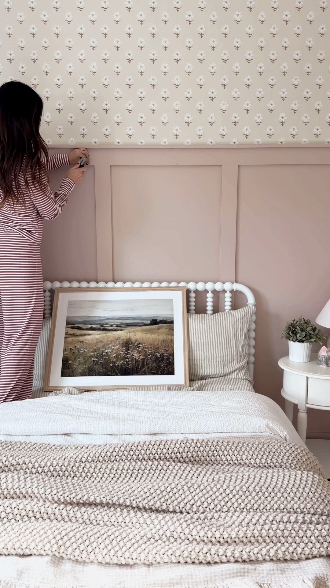 Adding a few more finishing touches in Kate’s room 🤍 

Girls bedroom, bedroom, decor, bed, spindle bed, nightstand, bedding, quince, quilt, duvet, art, wallpaper, lamp @Wayfair @abercrombie @Quince @Target ￼

#LTKootd #LTKHome #LTKSaleAlert