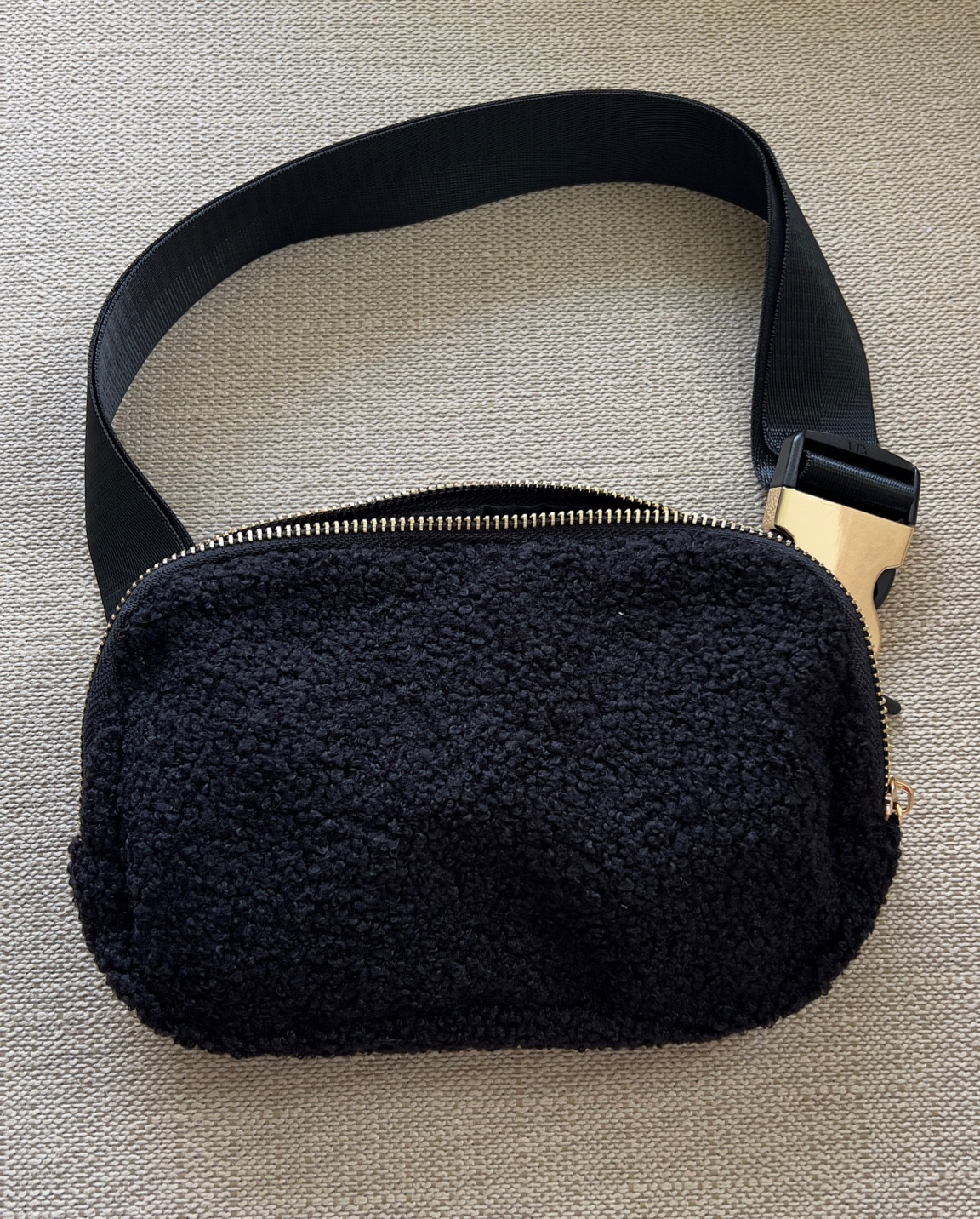 An EXACT lookalike of the lululemon belt bag. From the interiors to the back! I’m obsessed! 

#LTKitbag #LTKtravel #LTKstyletip