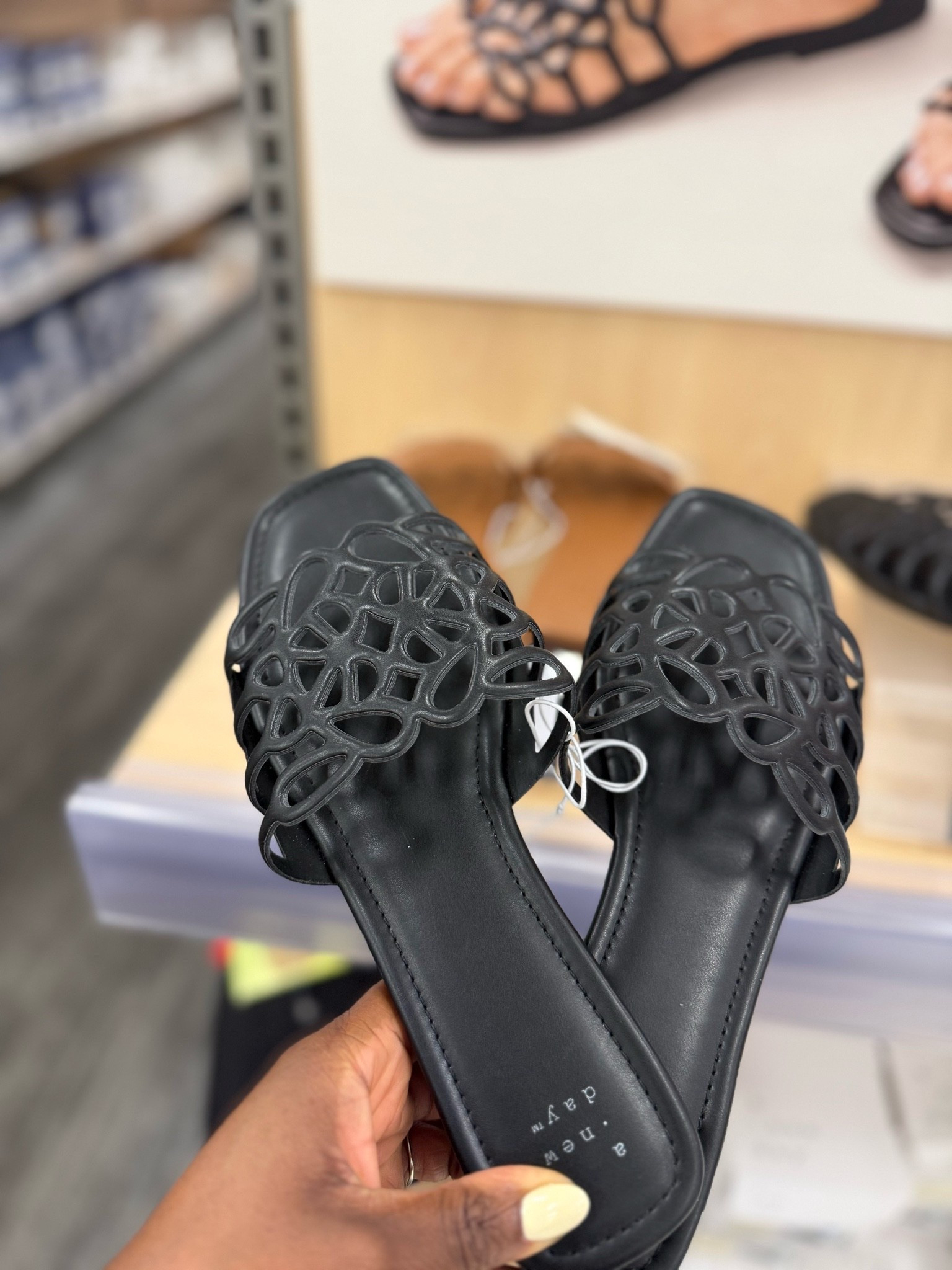 Stepping into summer in these affordable black sandals that seriously go with everything 🖤
TTS - with wide option available 

Easy to style, comfortable enough for all-day wear, and giving that effortless “put together” look without breaking the bank 👏🏽

A good black sandal is truly a wardrobe essential — dress them up, dress them down, repeat all season long ☀️

Would you style these with denim, dresses, or linen sets? 👀🖤

#AffordableFashion #BlackSandals #SummerStyle #FashionFinds #StyleOnABudget #EverydayStyle #SandalSeason #AffordableStyle #OOTDInspo #WardrobeStaples