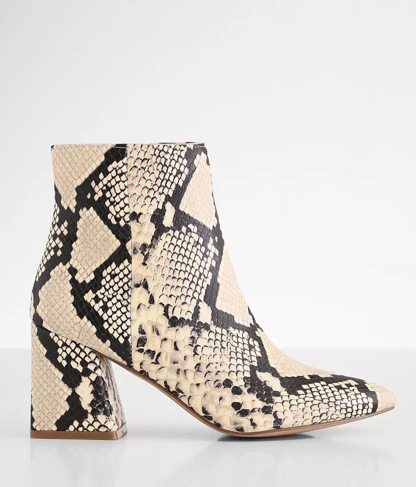 Nix Pointed Toe Ankle Boot | Buckle