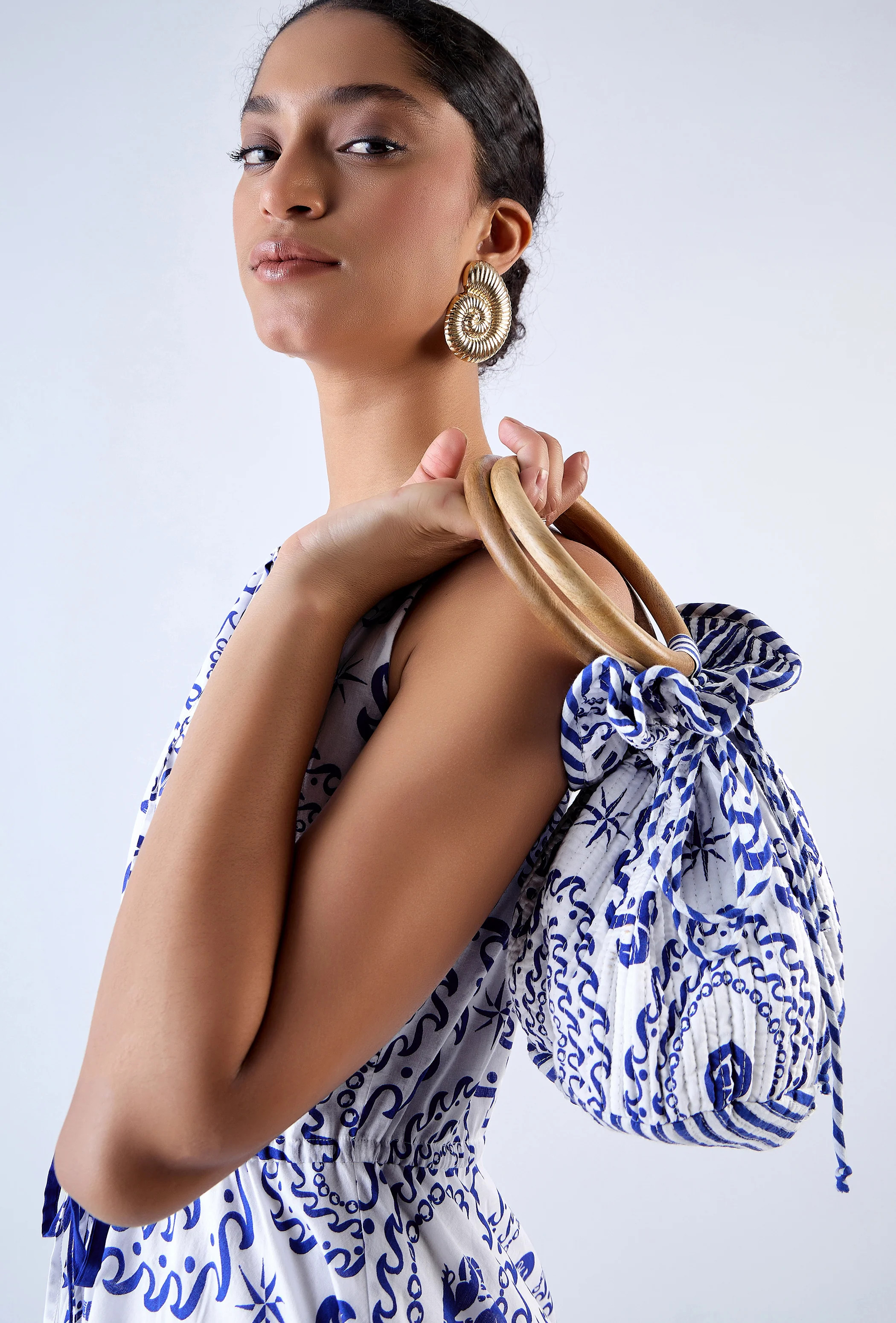 1298 Bella Bucket Bag | Beyond By Vera