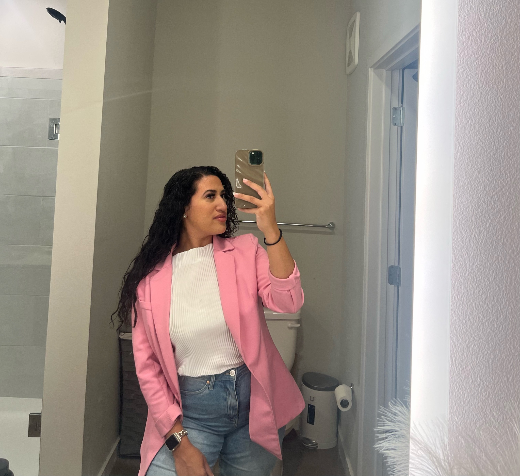 Breast cancer awareness outfit 💖 

Wearing a medium in both! 

Pink blazer 
Blazer style 
Business casual day 
Denim 
Boyfriend jeans 
White blouse

#LTKstyletip