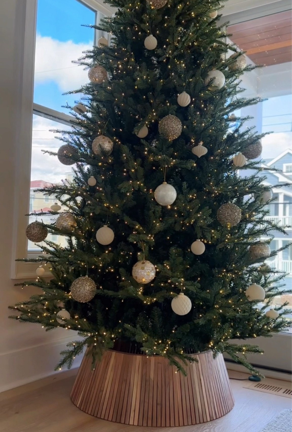 VIRAL for a reason!!!  These always SELL OUT so now's the time!!🎄 🌟 This GORGEOUS twinkling Christmas's tree is BACK IN STOCK! I actually had it same-day delivered last year by Home Depot - so convenient🙌🏼😍


Twinkling Christmas tree
#christmastree
#viralchristmastree
#viral
#holiday
#holidaydecor
#christmasdecor
#christmas
#holidayhomedecor
#coastalhome
#interiordesign 


#LTKHome #LTKSeasonal #LTKSaleAlert