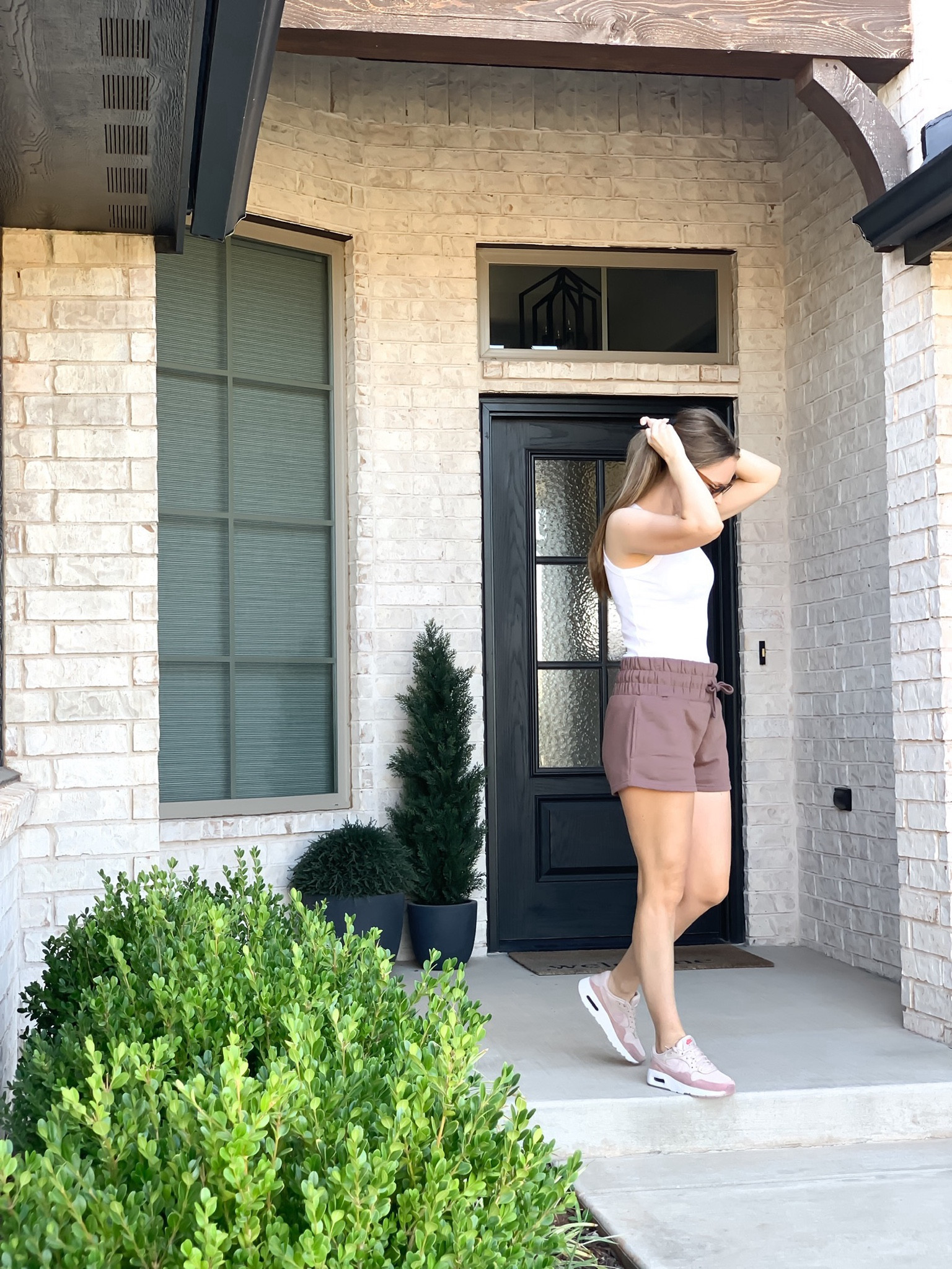 Summer/Fall transition morning walk outfit

-> shoes run TTS

Size reference (5.6’, S, shoe size 6 1/2)

Home decor, porch decor, porch style, faux outdoor plants, planters, shorts, tank top, sunglasses, nike shoes, walking shoes

#LTKStyleTip #LTKFitness #LTKHome