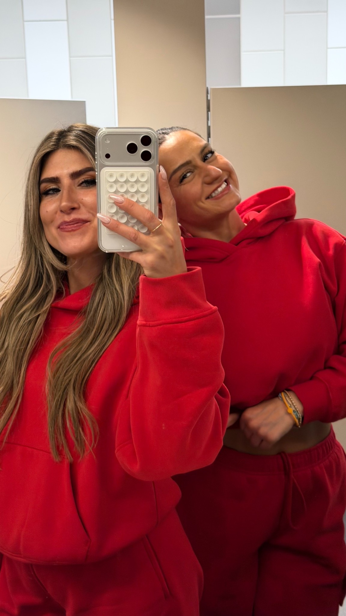 Red hoodie 
Red sweatpants
Lululemon Amazon Aritzia Alo revolve 

#LTKSaleAlert #LTKActive #LTKootd